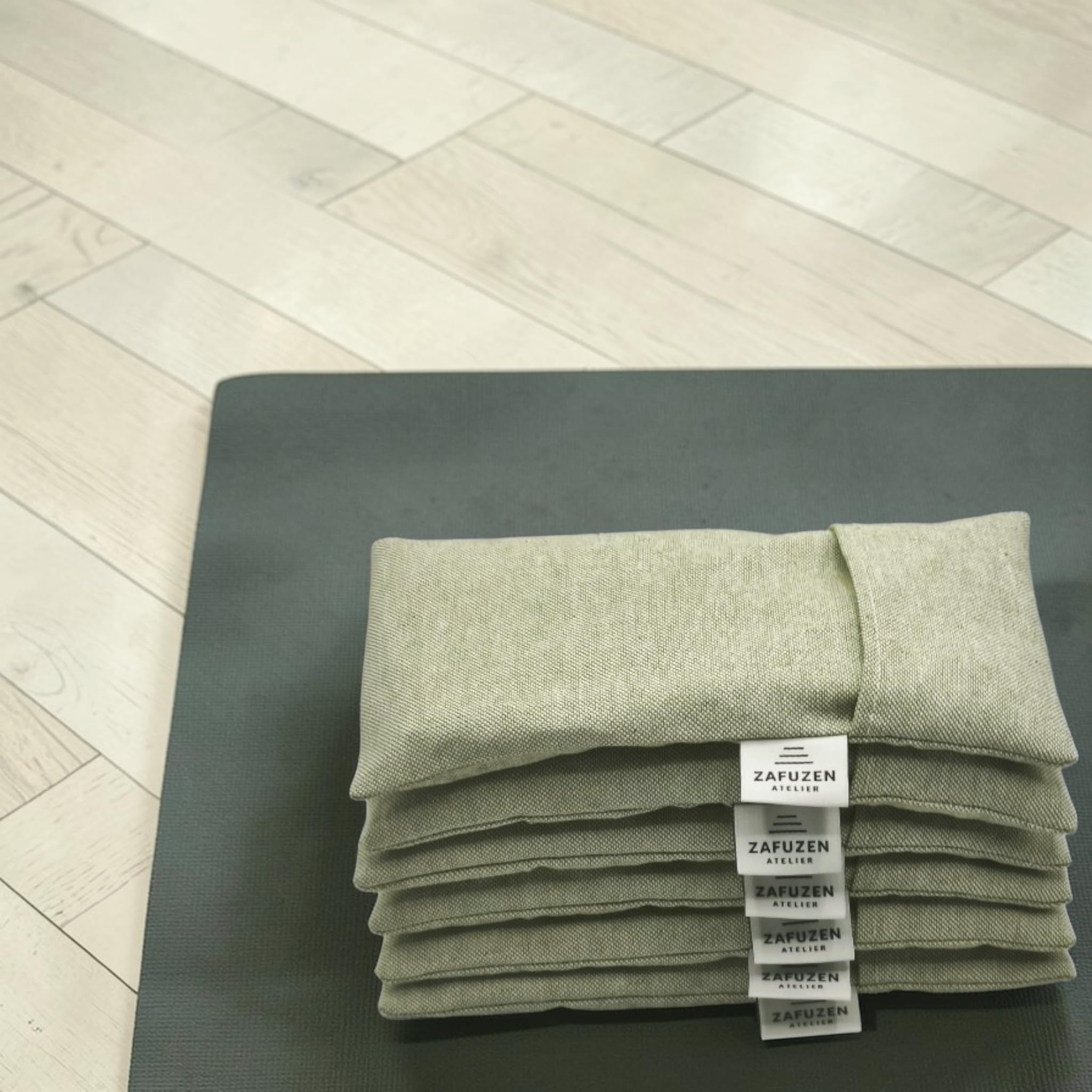 Coussins pour Les Yeux avec Housse Lavable Lot de 6 – Coton Naturel et Lavande – Usage Professionnel Yoga, Pilates, Spa et Kinésithérapie – Couleur Sage Atelier