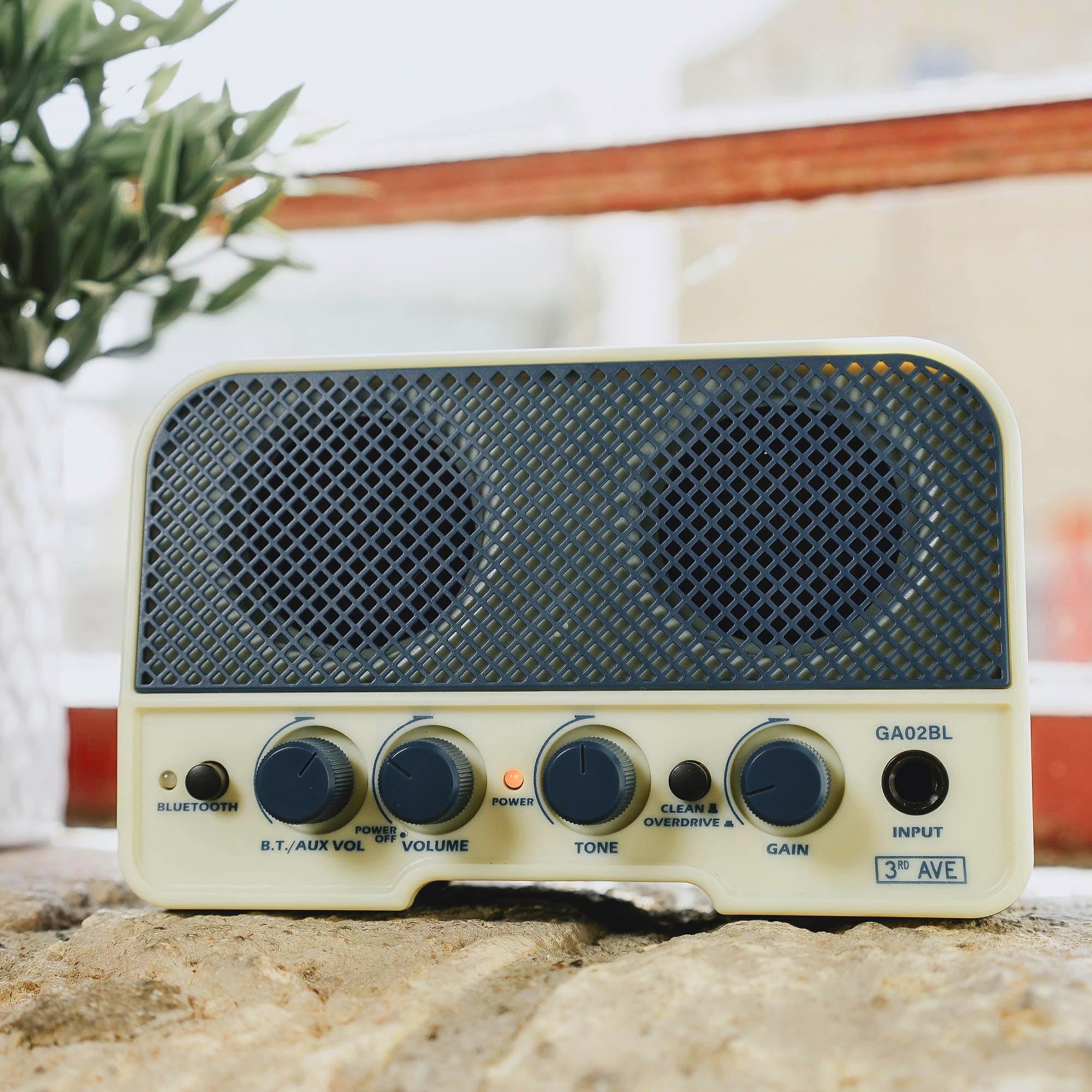 3Rd Avenue Mini Guitar Amplifier/Bluetooth Speaker