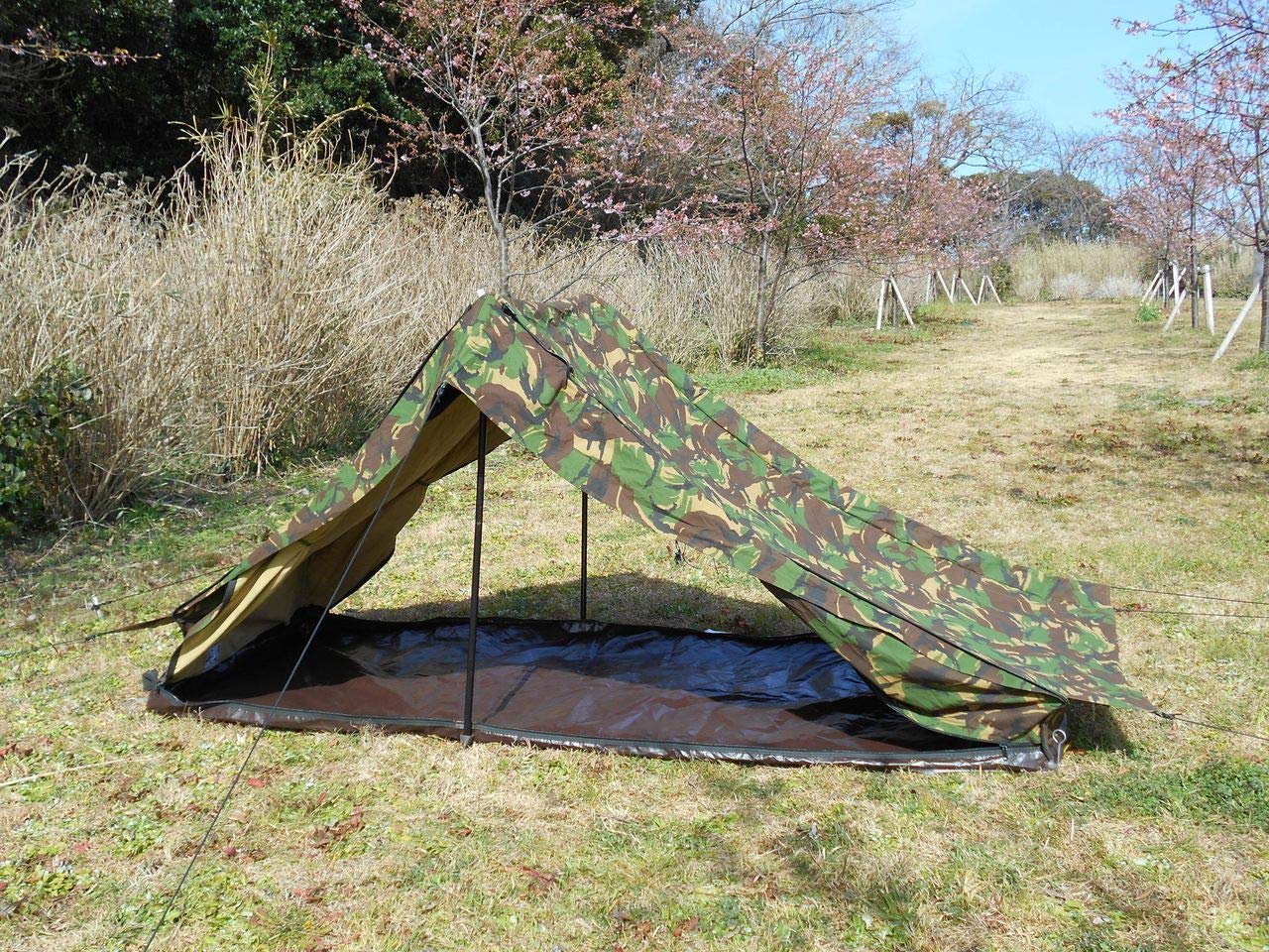 オランダ軍　テント　ポール・ペグ付　正規品　デザートカモ①　コンディション良 Amazon.co.jp: オランダ軍 テントセット DPMカモ ※純正ポール