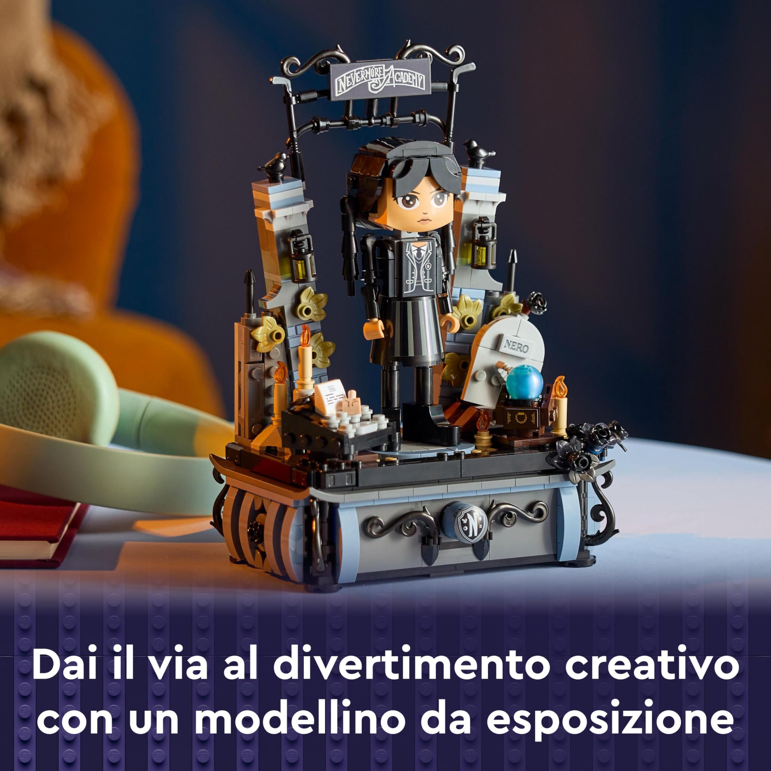 LEGO Wednesday Personaggio di Mercoledì Addams, Modellino da Costruire di Personaggio Snodabile con Mano e Accessori, Giochi Creativi per Bambini e Bambine da 10 Anni, Regalo da Collezione 76780