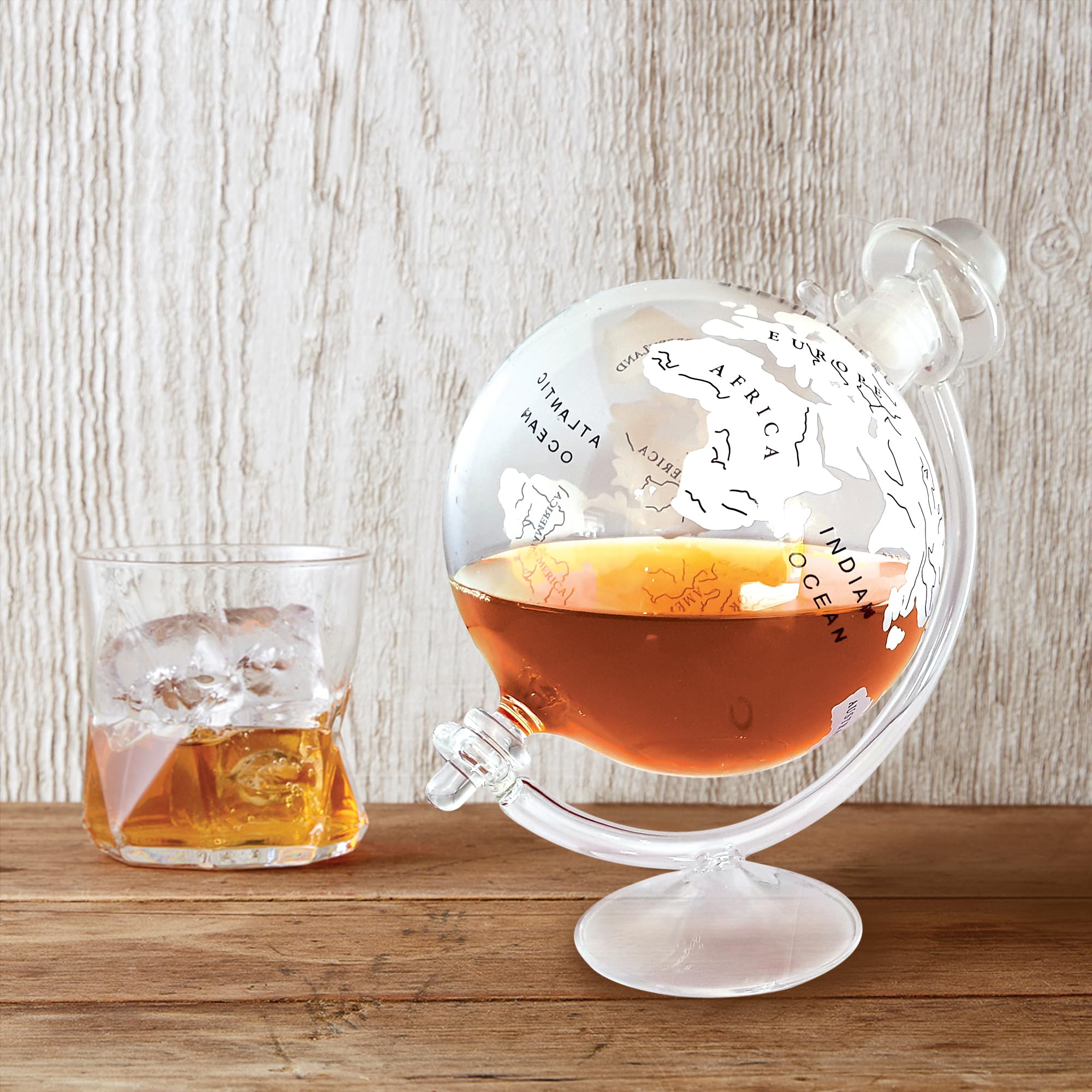 Ckb Ltd®, decanter a forma di globo con supporto a culla e coperchio in sughero e vetro; ideale per whisky, scotch, rum, vodka, tequila e altro ancora; può contenere fino a 700ml
