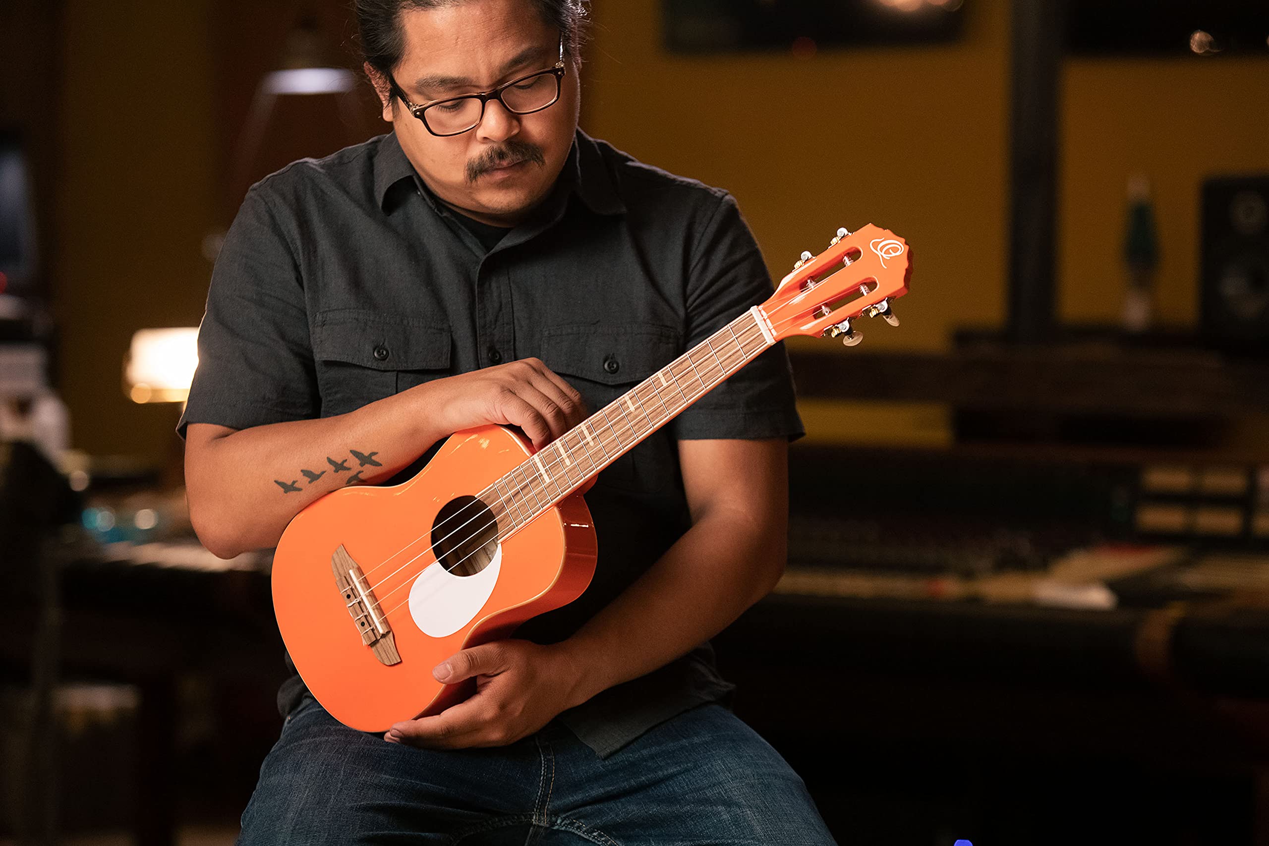 Ortega Guitars Ukulele Tenore arancione - Serie Gaucho - include Gig Bag - legno di Agathis (RUGA-ORG)