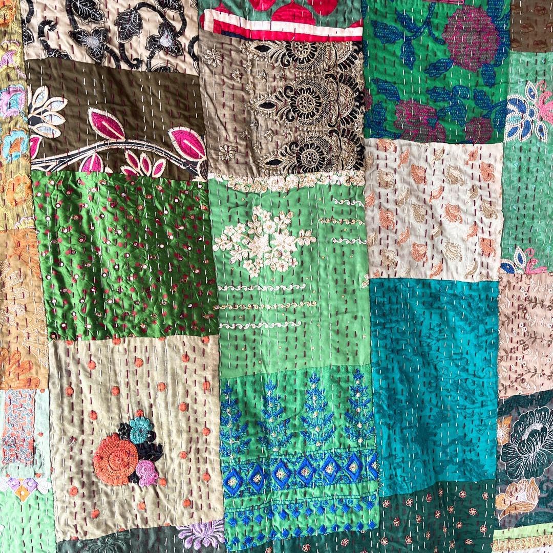 ❁エンブロイダリー ピンク パッチワークカンタキルトマルチカバーラグ ❁エンブロイダリー ピンク パッチワークカンタキルトマルチカバーラグ