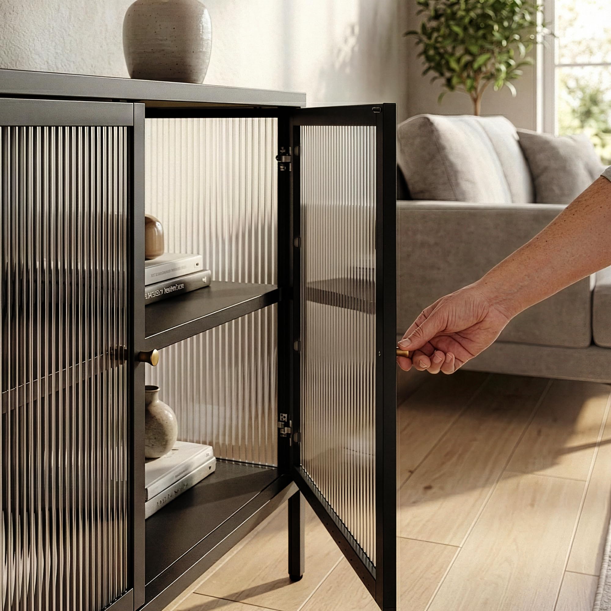 [en.casa] Mobile TV Credenza Industriale in Acciaio Nero con 3 Ante in Vetro Scanalato Madia Moderna per Soggiorno con Ripiani e Passacavi 80x150x40 cm