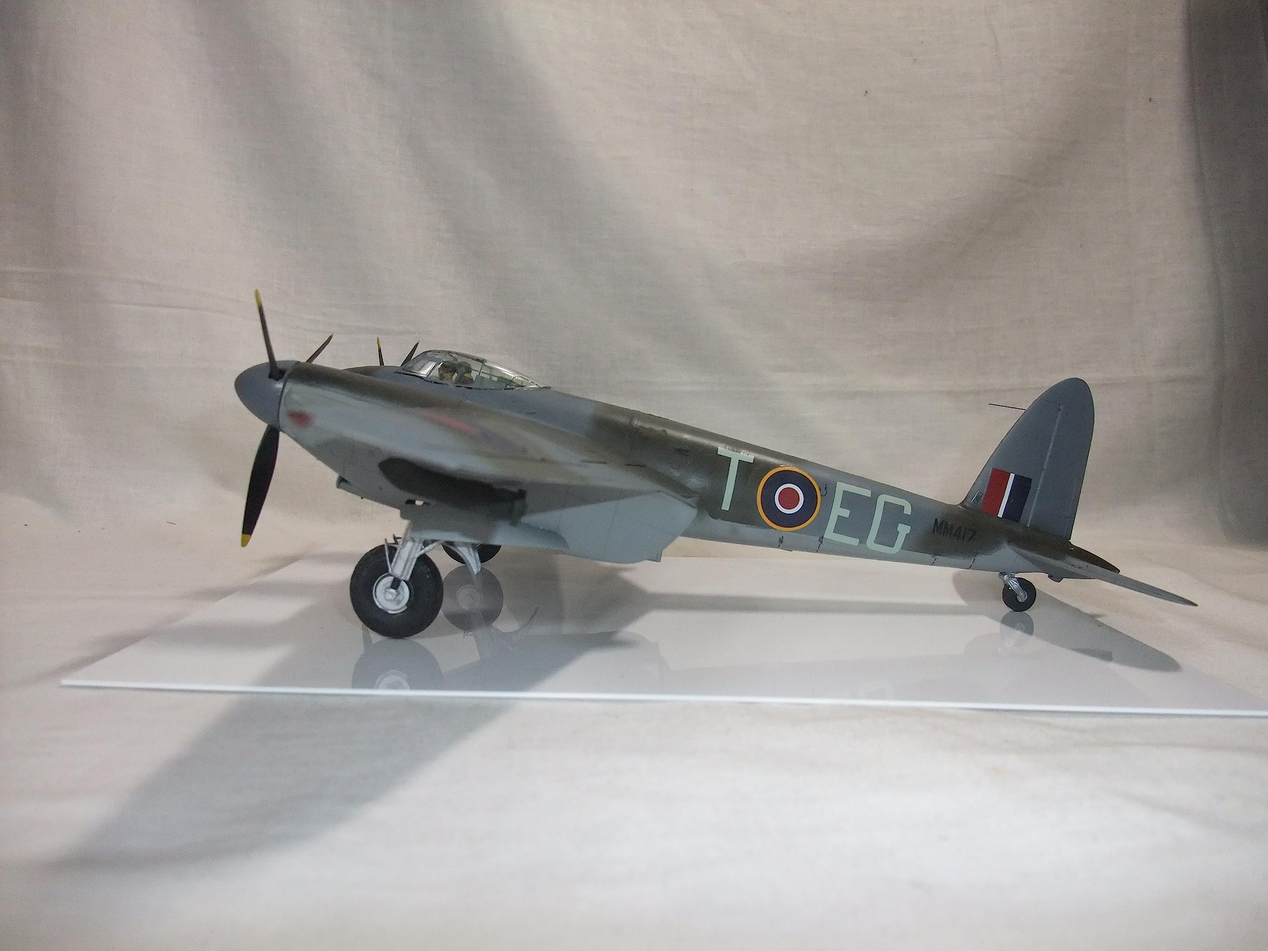 Amazon | 完成品 イギリス空軍 モスキート戦闘爆撃機48分の1