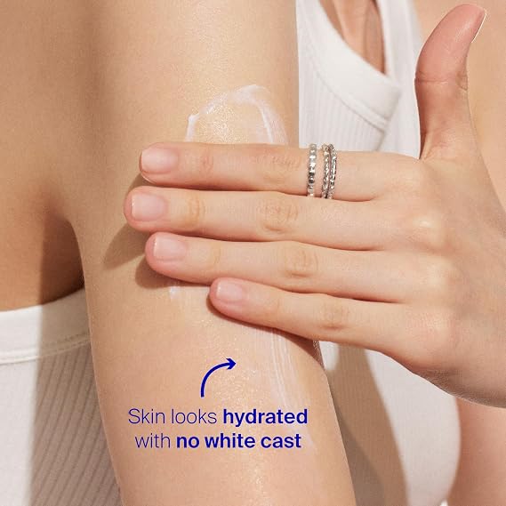 سوبرجوب! لوشن PLAY Everyday SPF 50 - واقي شمسي واسع الطيف للجسم والوجه - رائع للأيام النشطة - سريع الامتصاص ومقاوم للماء للغاية - 5.5 أونصة سائلة