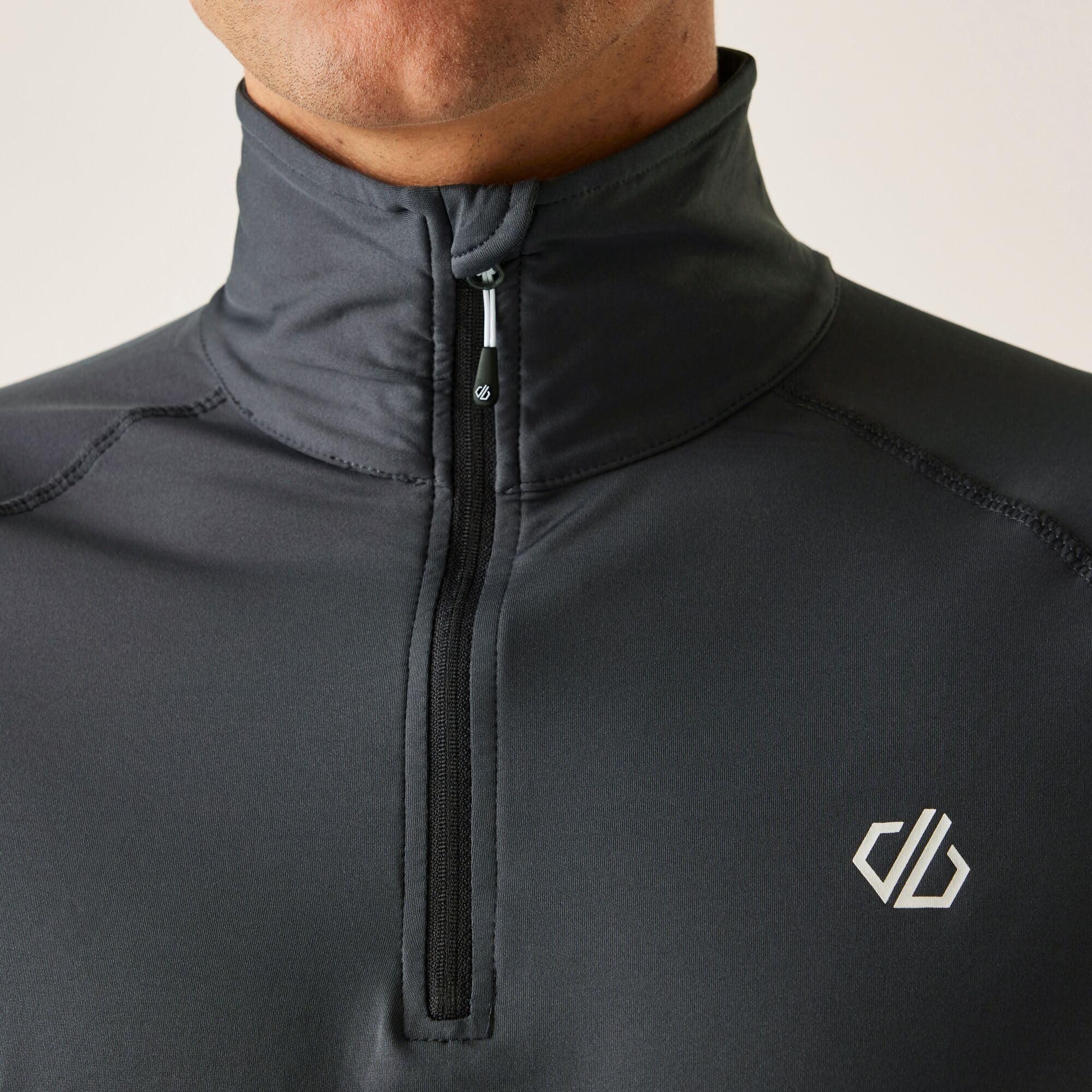 Dare 2b Fuse Up II Core Stretch Lightweight Quick Drying Half Length Zip Inner Zip Chin Guard Strato Intermedio Stretch Uomo