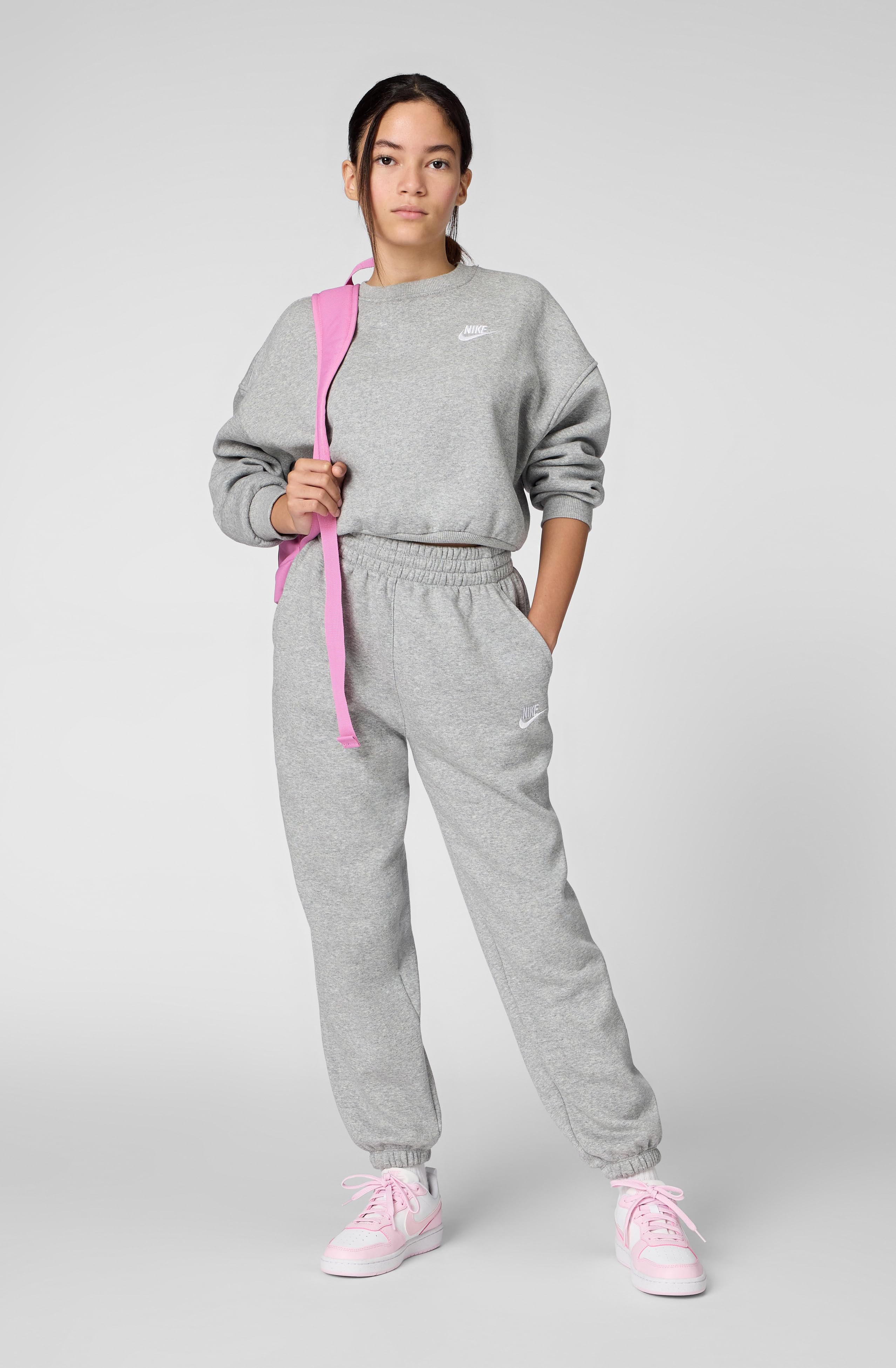 Interactive styled image with shoppable products