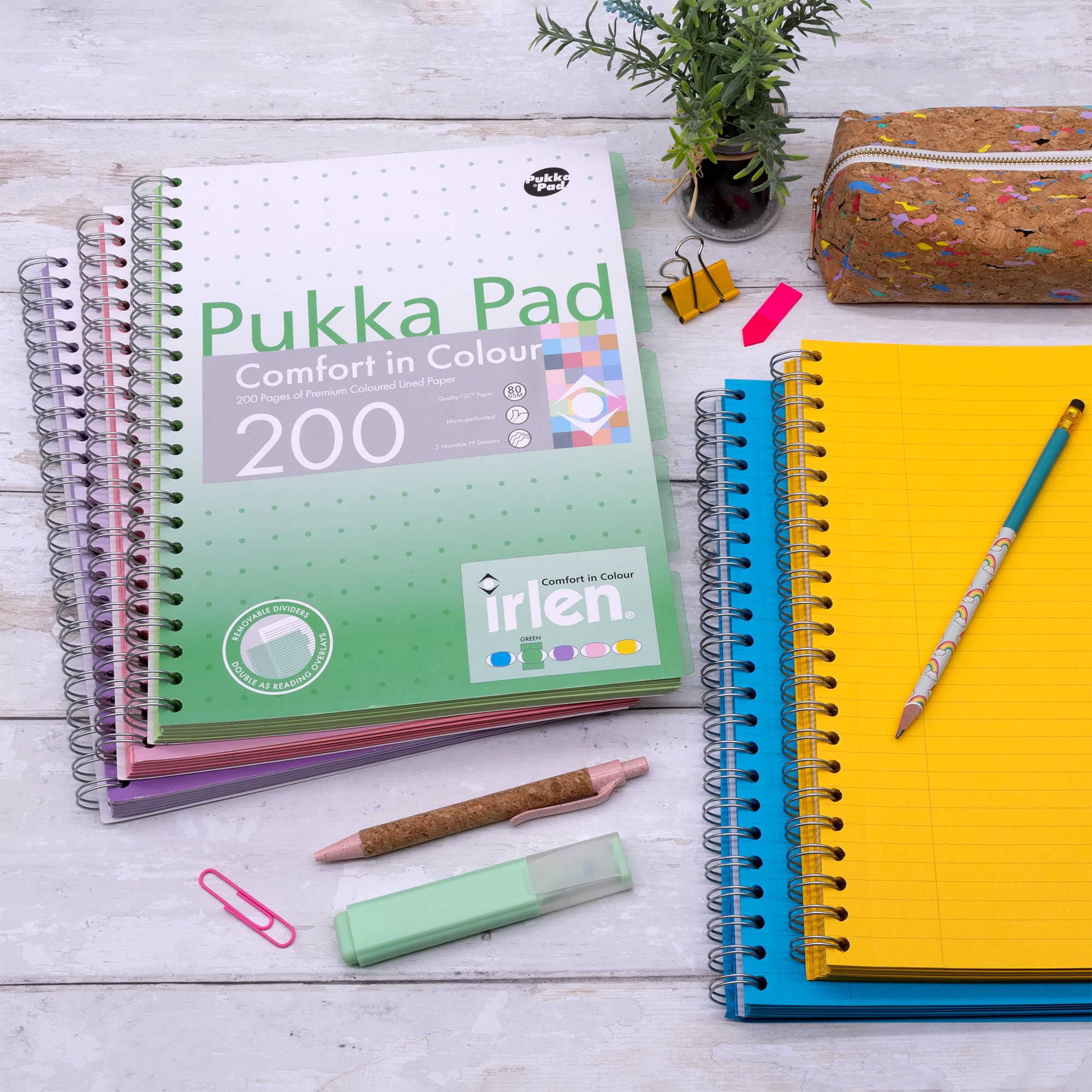 Pukka Pad Irlen Projektbuch, A4, 3er-Pack, 200 Seiten, 100 Blatt 80 g/m², liniertes und farbiges Papier und 5 wiederverwendbare Trennblätter, entworfen für visuelle Wahrnehmung, FSC-zertifiziert,