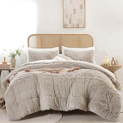 Smoofy Fluffy Queen Comforter Set, Faux Fur Fuzzy Plush Comforter, Soft Comforter Set Queen Size, Shaggy Bedding Set, 3 Pieces, 1 Comforter (90"x90") & 2 Pillow Cases (20"x26"), Oatmeal