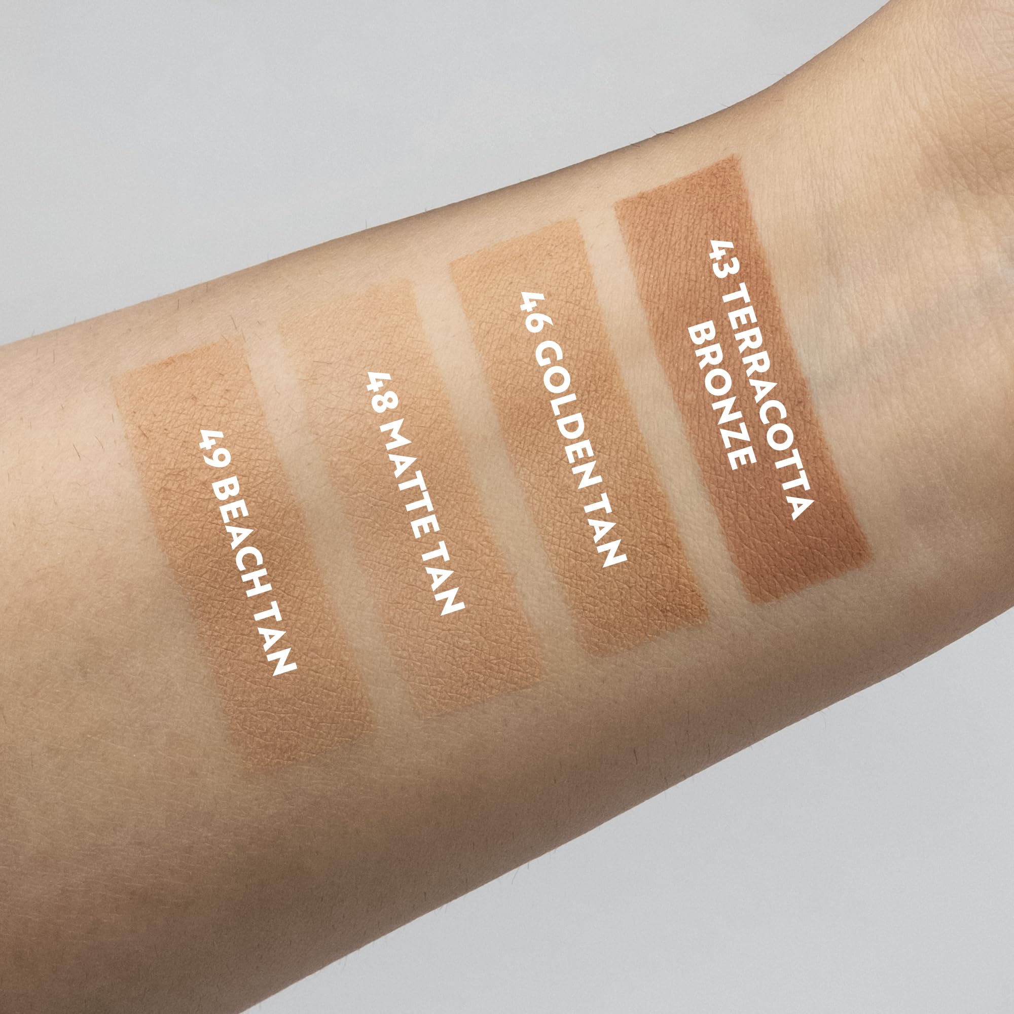 IsaDora The Bronzing Powder - gepresstes Bronzer-Puder für einen natürlich sonnengeküssten Teint mit einer aufbaubaren Formel zum Contouring – Veganes Make-up, tierversuchsfrei (46 Golden Tan)