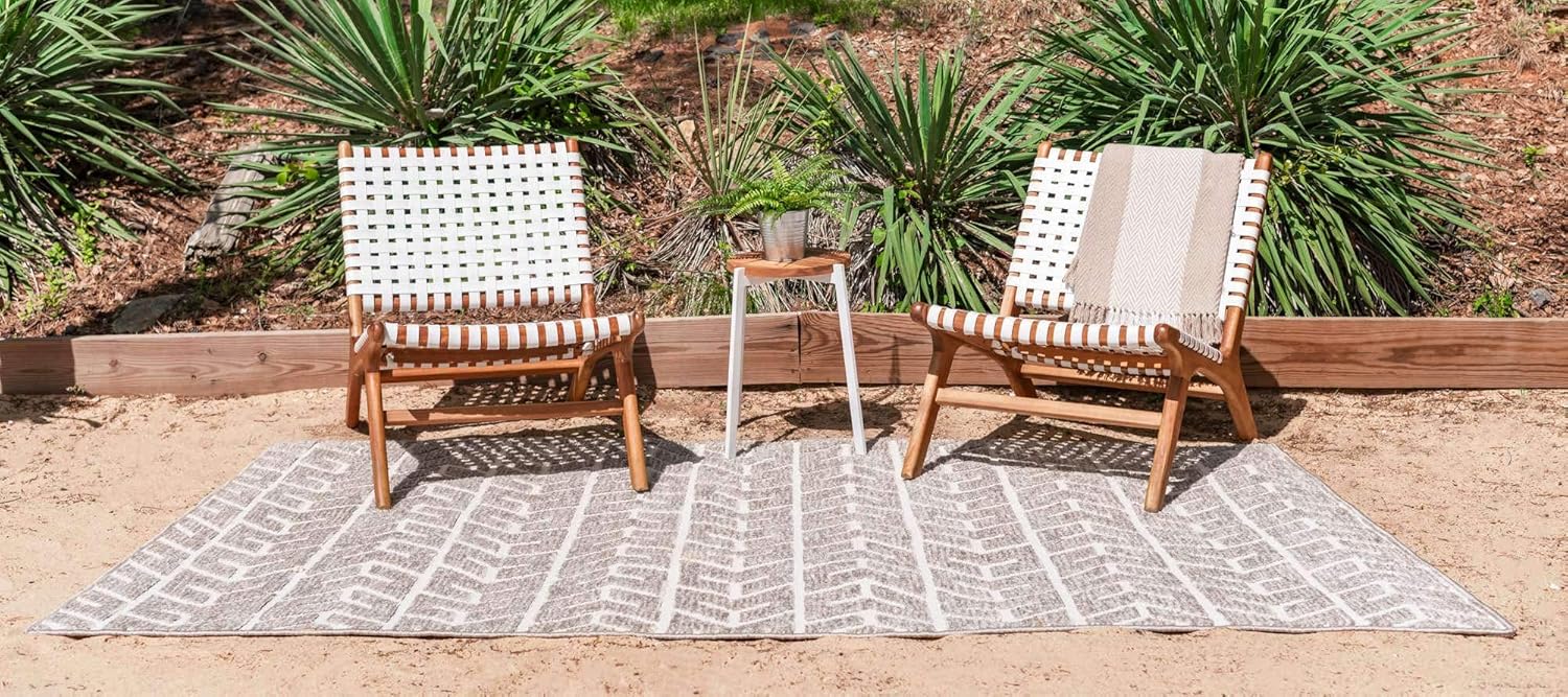 Unique Loom Outdoor Collection Area Rug - Aston (5' 1" x 8' Rectangle, Beige/ Ivory)