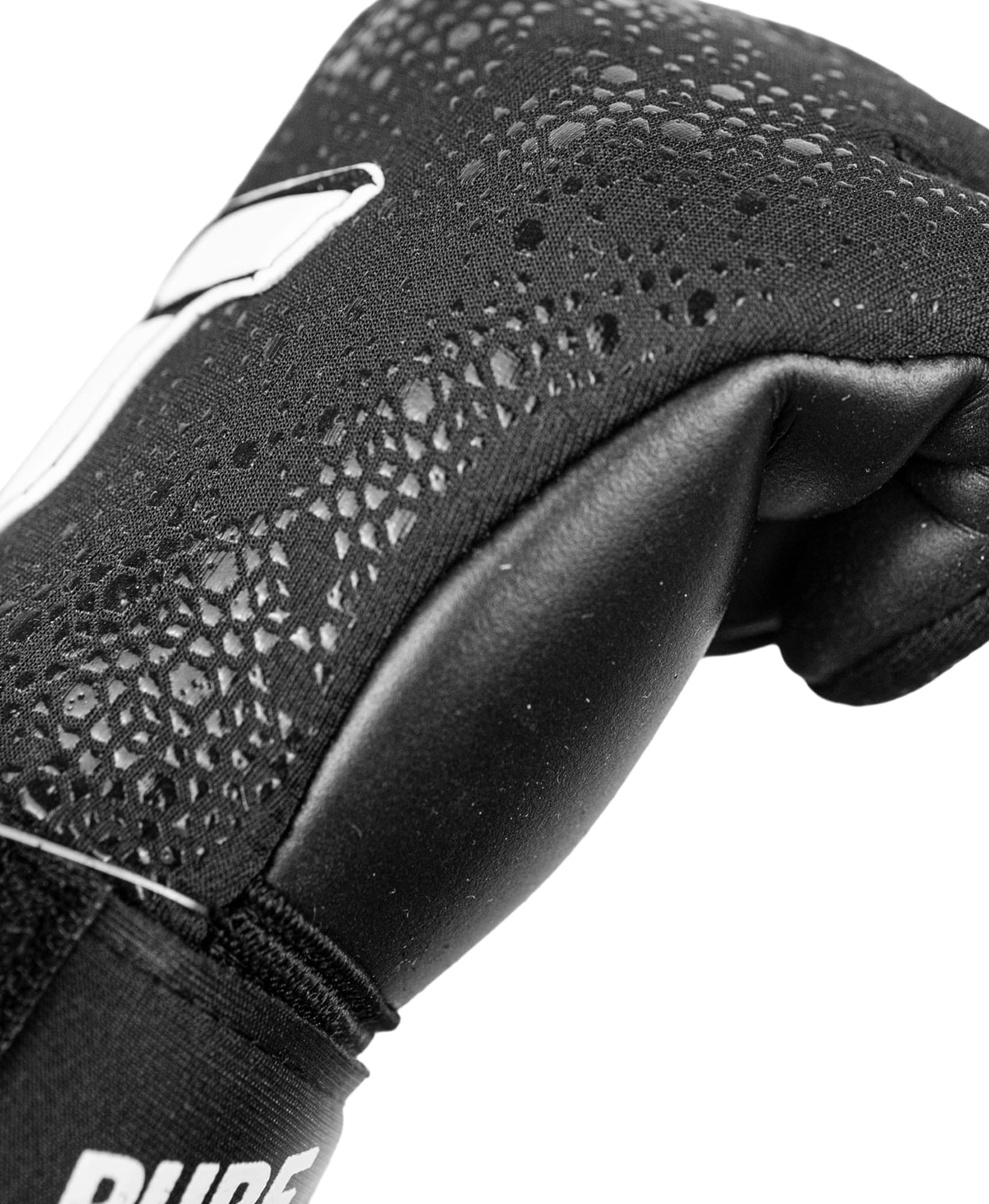 Reusch Torwarthandschuhe Kinder Jugendliche | langlebiger Grip & sichere Passform | atmungsaktiv | für Training & Spiel | Naturrasen, Kunstrasen & Hartplatz | Größe 4-7 | Pure Contact Infinity Junior