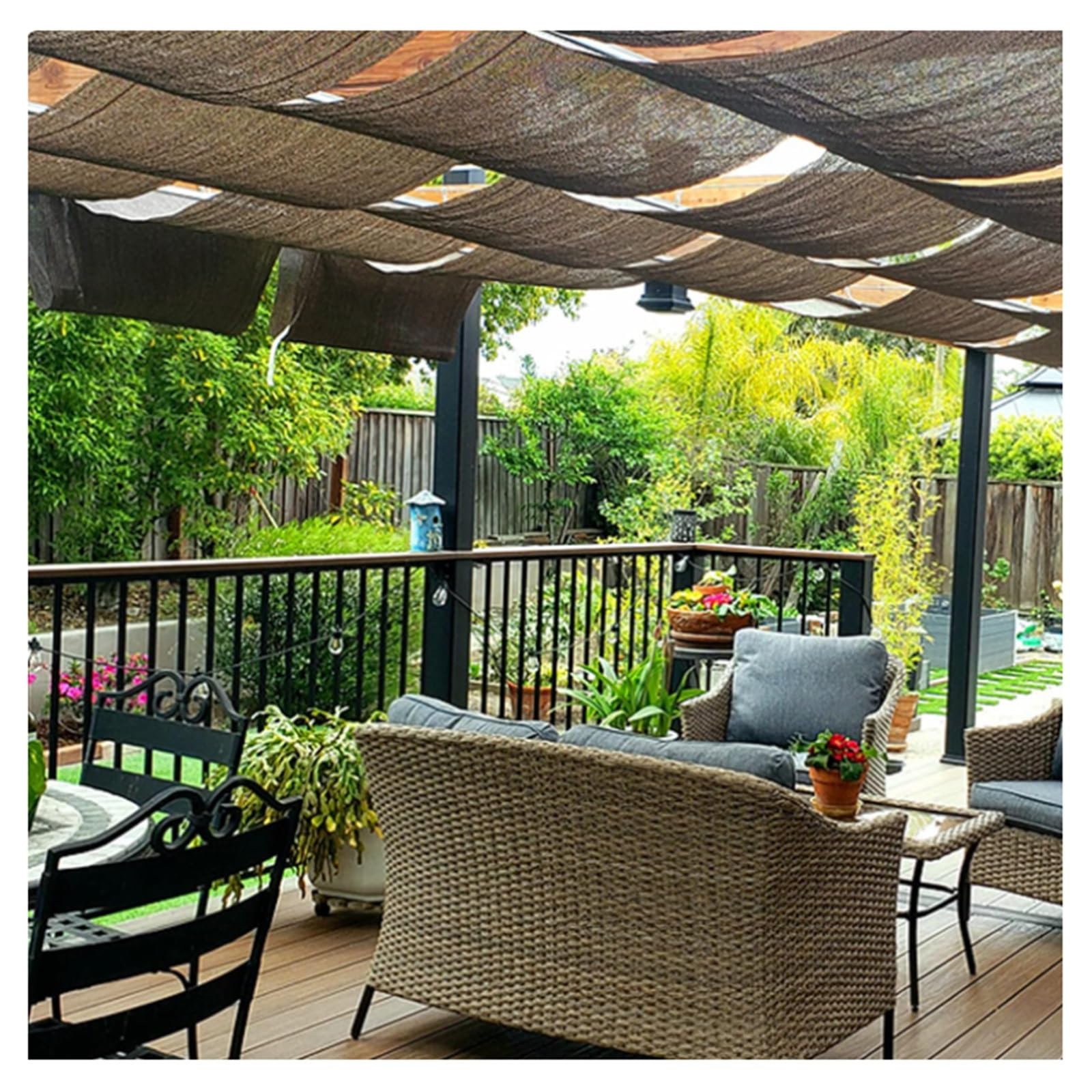 Store enrouleur rétractable protection UV pour aménagement terrasse extérieure
