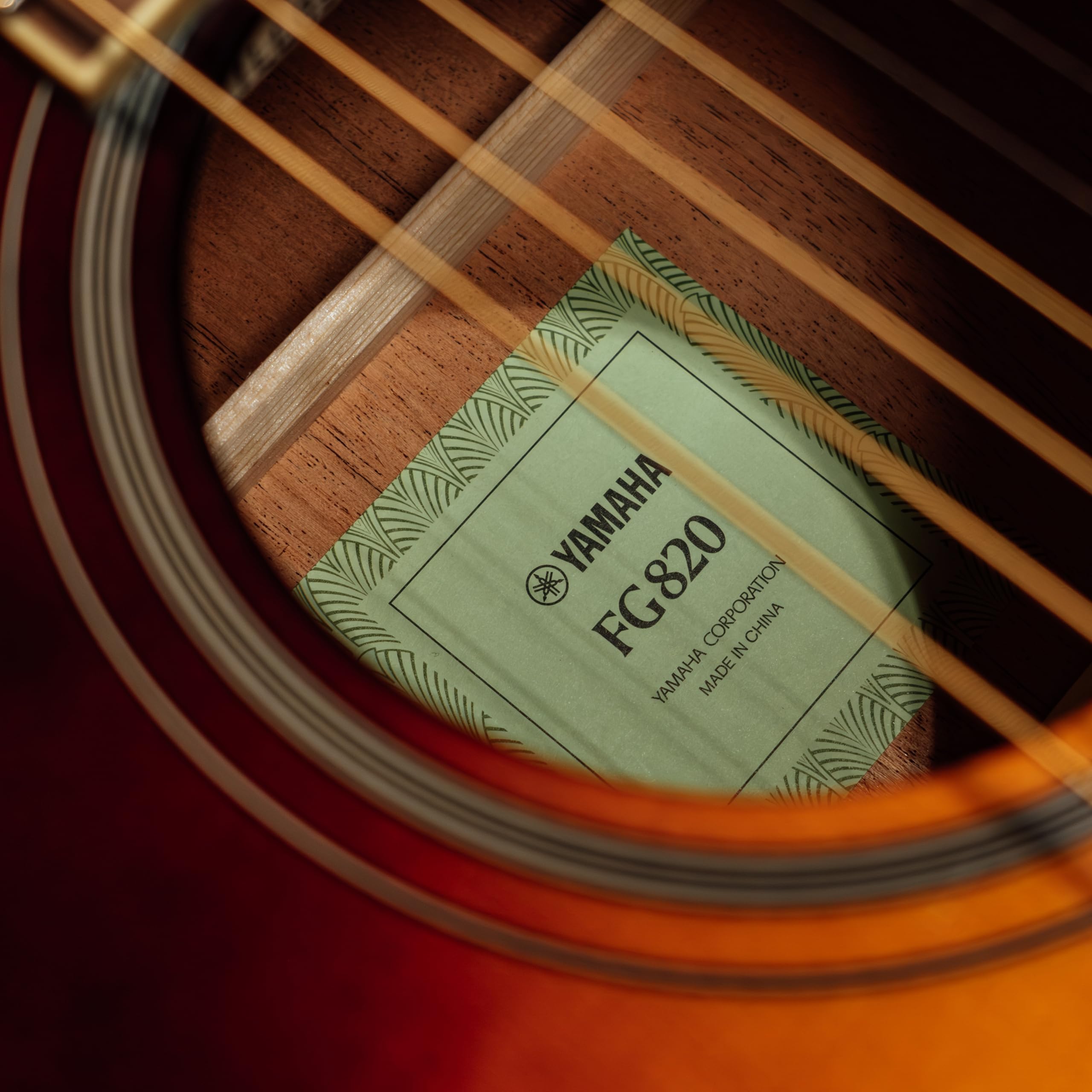 YAMAHA FG820 Akustikgitarre Dreadnought Massive Fichtendecke Mahagoni Boden Zargen Palisandergriffbrett Stahlsaiten Brown Sunburst