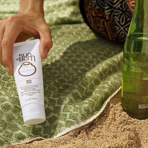 Miniatura 6 de Sun Bum Mineral SPF 30 Loción de protección solar  Vegano y Hawaii 104 Reef Act Cumple (libre de octinoxato y oxibenzona) Protector solar natural de