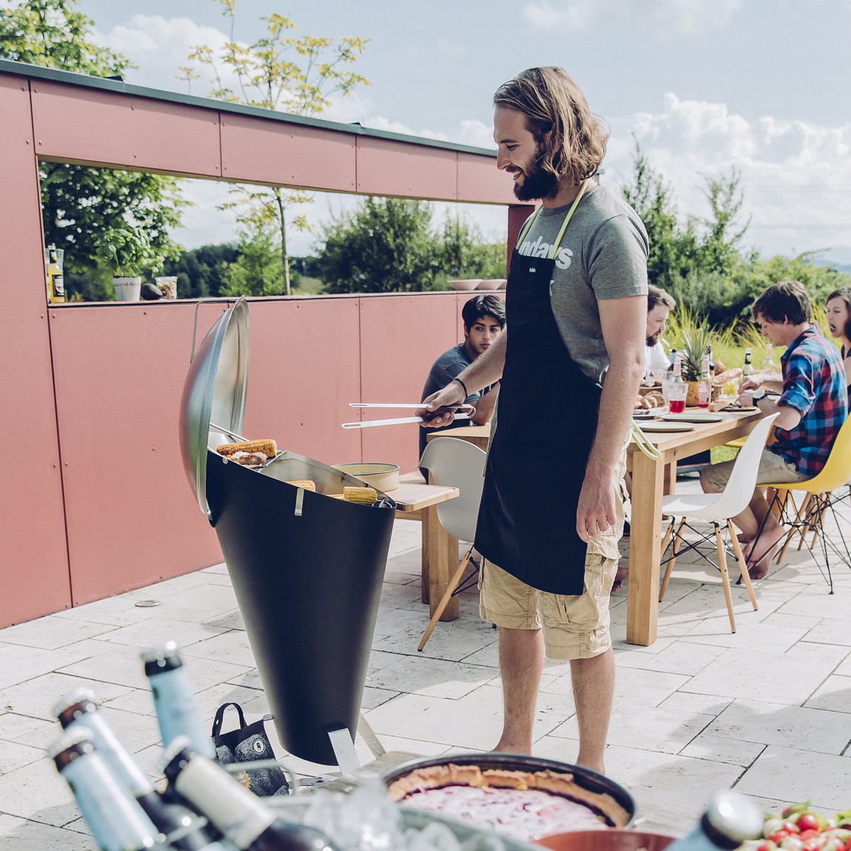 höfats - CONE Holzkohle Grill und Feuerkorb mit Deckel und Thermometer - stufenlose Regulierung der Hitze und Luftzufuhr - Grillen auf zwei Ebenen - Design-Grill aus Edelstahl