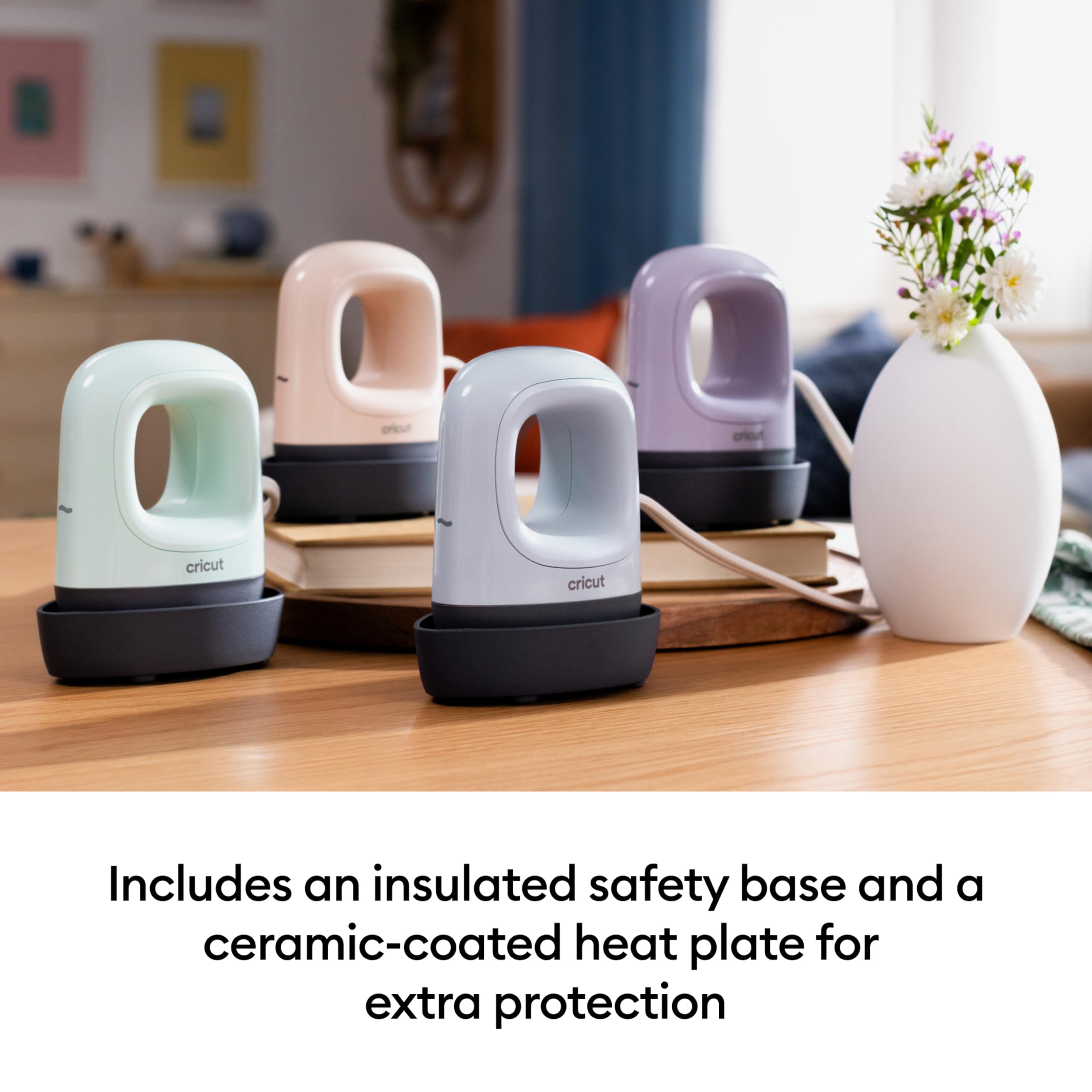 Cricut EasyPress Mini LT - Blush Pink - Mini presse chauffante pour presser les chaussures, les vêtements de bébé, les t-shirts et plus encore - Facile à utiliser avec un réglage - Conseils de