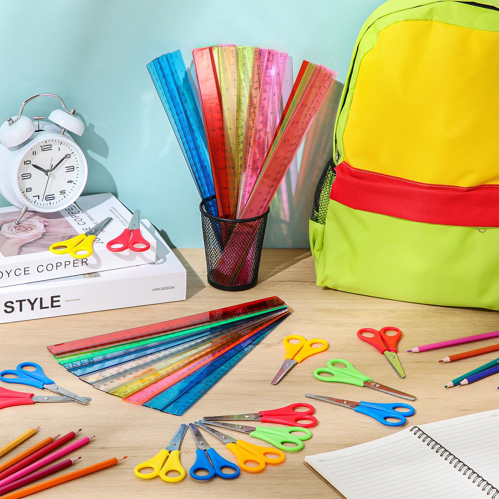 PerKoop 200 pezzi di forniture scolastiche con 100 forbici di sicurezza con punta smussata per studenti, 100 righelli in plastica da 30,5 cm, kit di forniture per il rientro a scuola per operazioni di