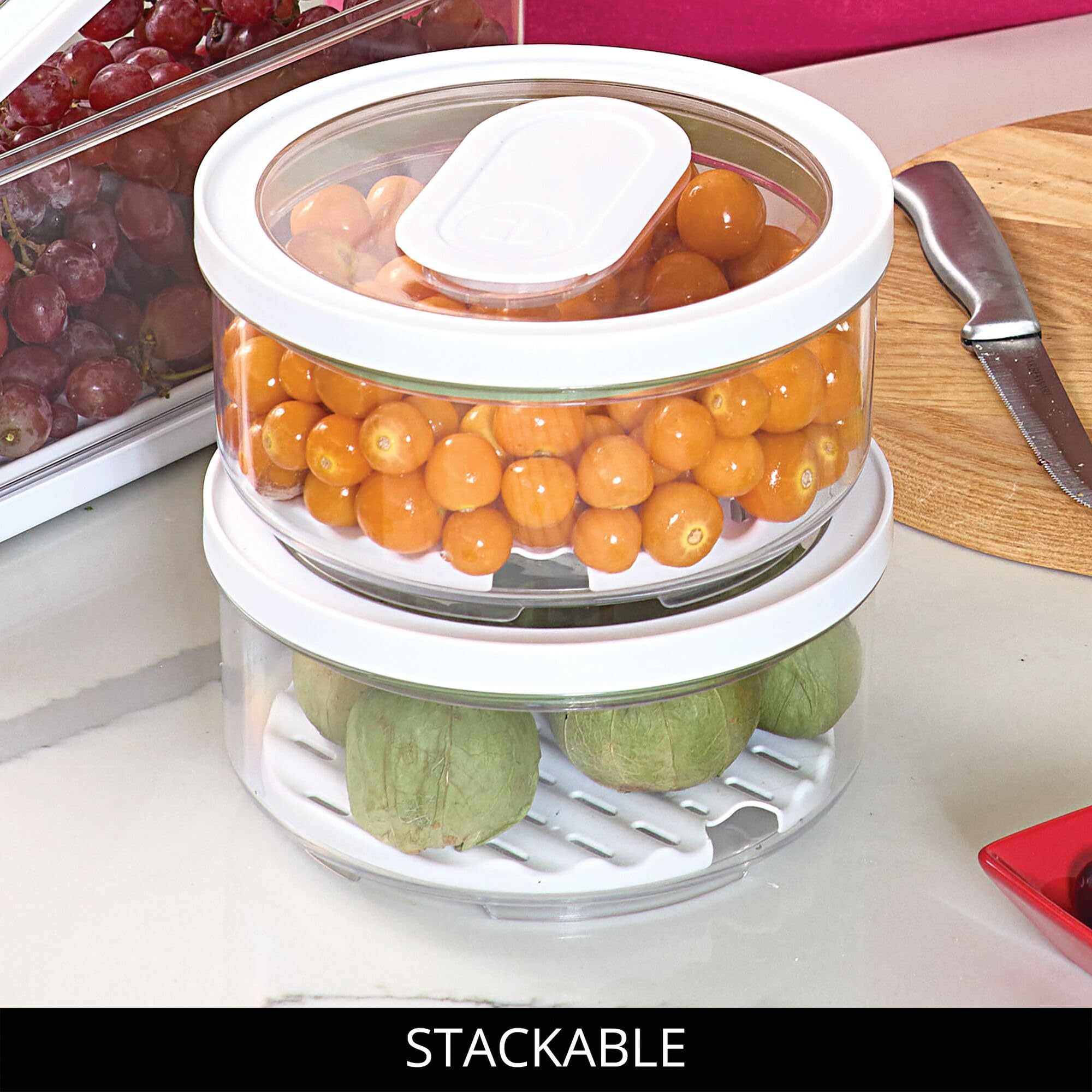 InterDesign iDesign - Pattumiera piccola rotonda per frigo, con vassoio di drenaggio rimovibile e coperchio, set da 4, trasparente