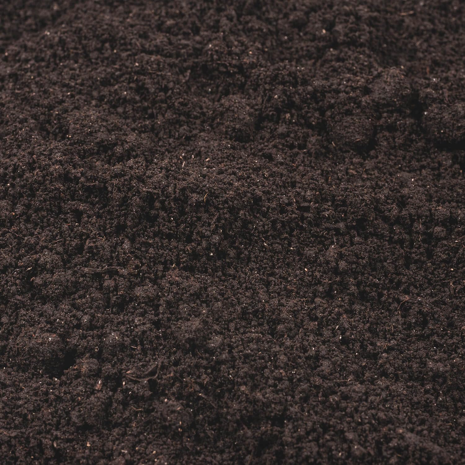 GALAMIO - Hochbeeterde und Gemüseerde – organisch gedüngte Pflanzerde und Gartenerde mit Kompost für Hochbeet, Kräuter und Gemüsepflanzen – 70 l pro Sack – 30 Säcke auf Palette