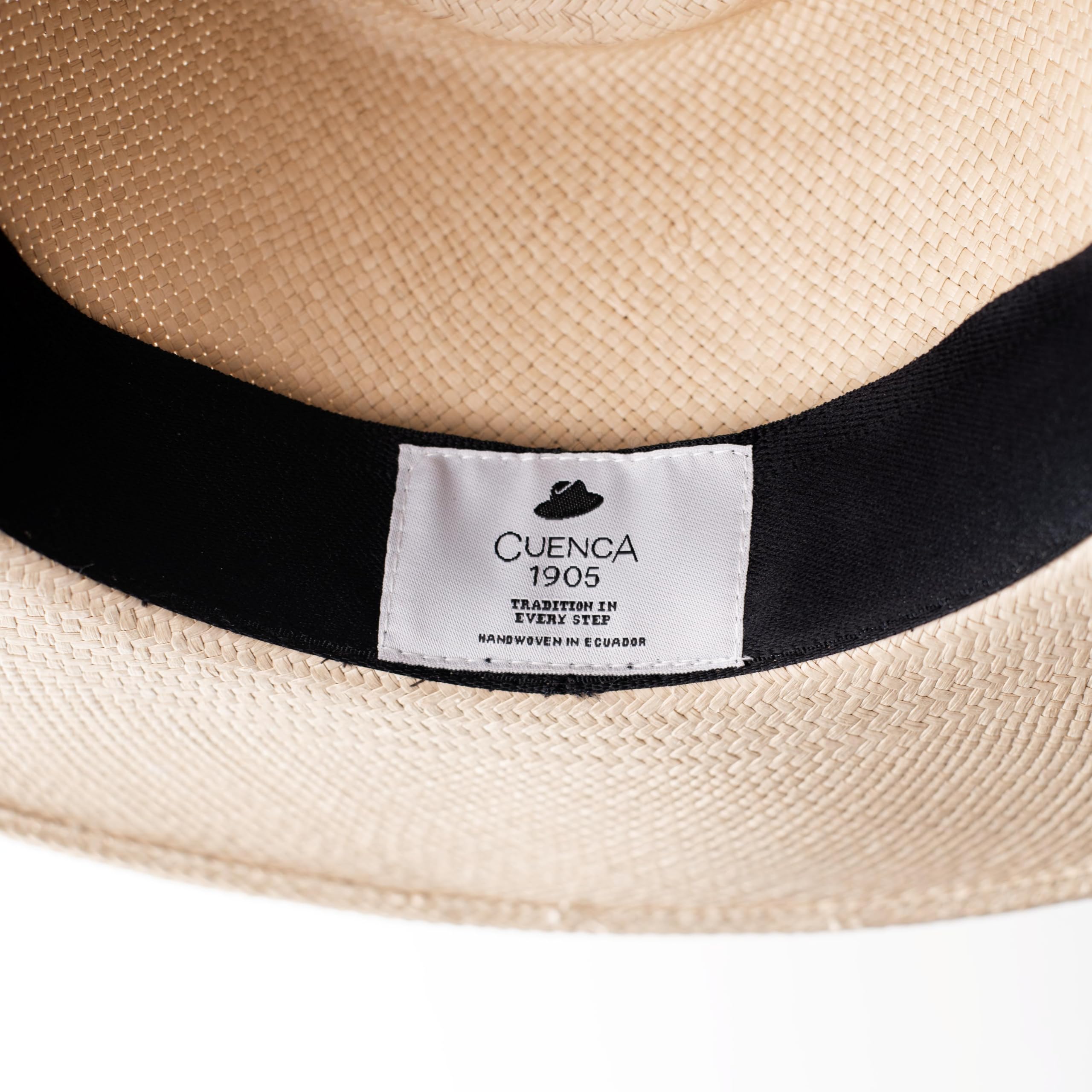 Cuenca 1905 Gambler Sombrero Panamá Genuino de Paja Toquilla, Tejido a Mano y Hecho 100% en Ecuador, Protección UV Natural, Panama Hat de Verano Hombre y Mujer