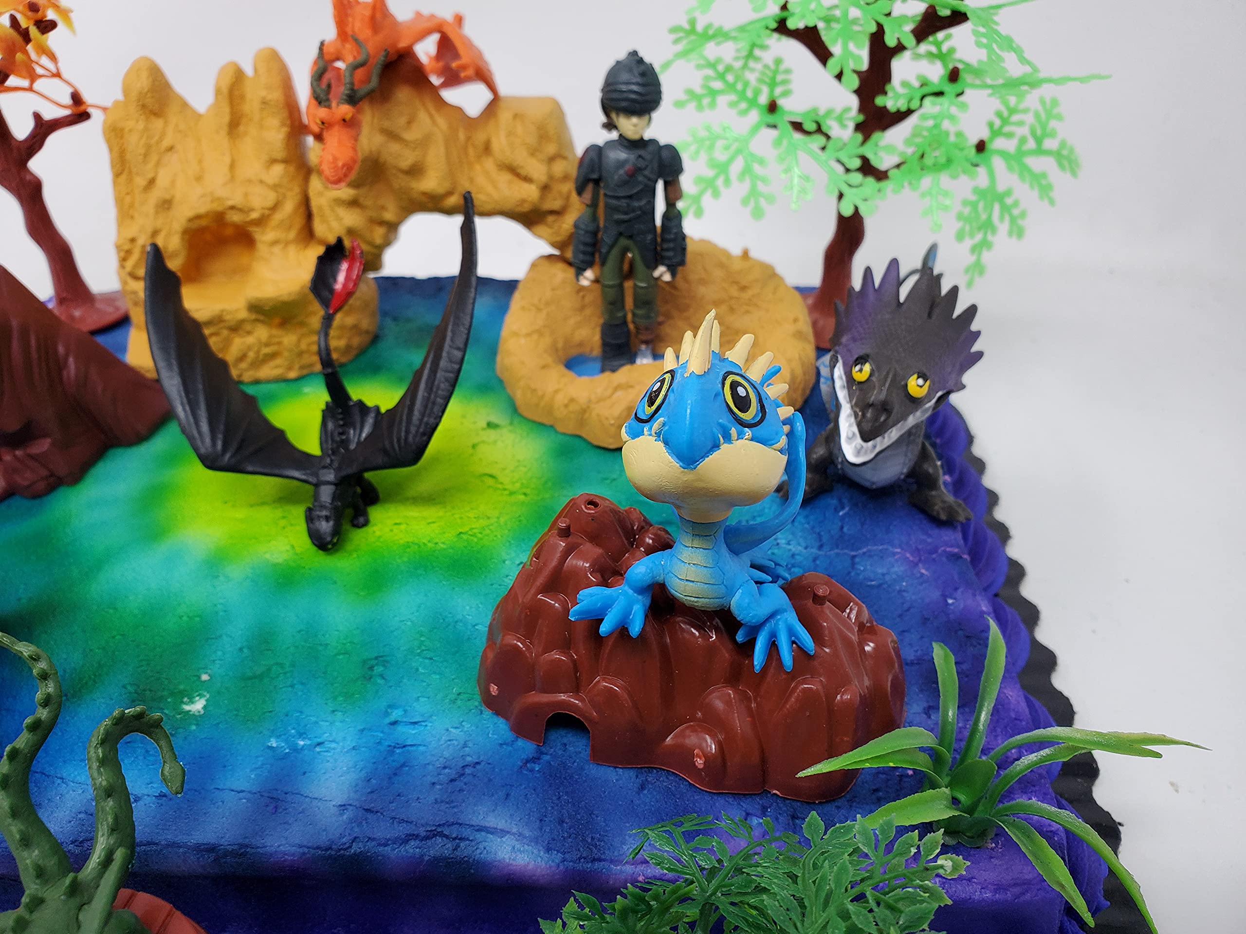 How to Train Your Dragon Cake Topper Featuring Toothless Night Fury and