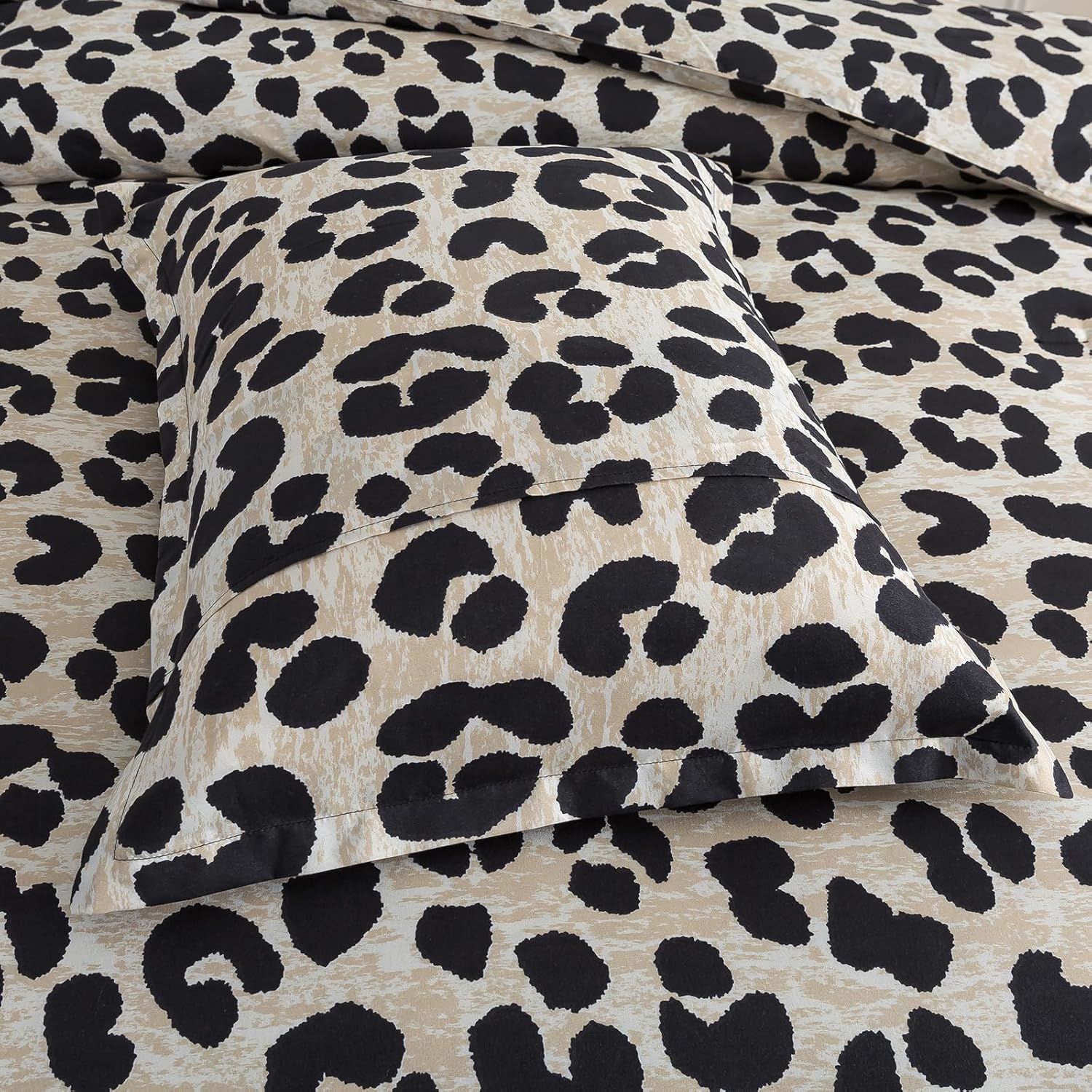 Caressma Safari Leopard Cheetah Print Comforter Set, Twin Size 2 Pieces for All Seasons, Ultra Soft Microfiber, Untamed Wilderness Style Comforter with Pillowshams