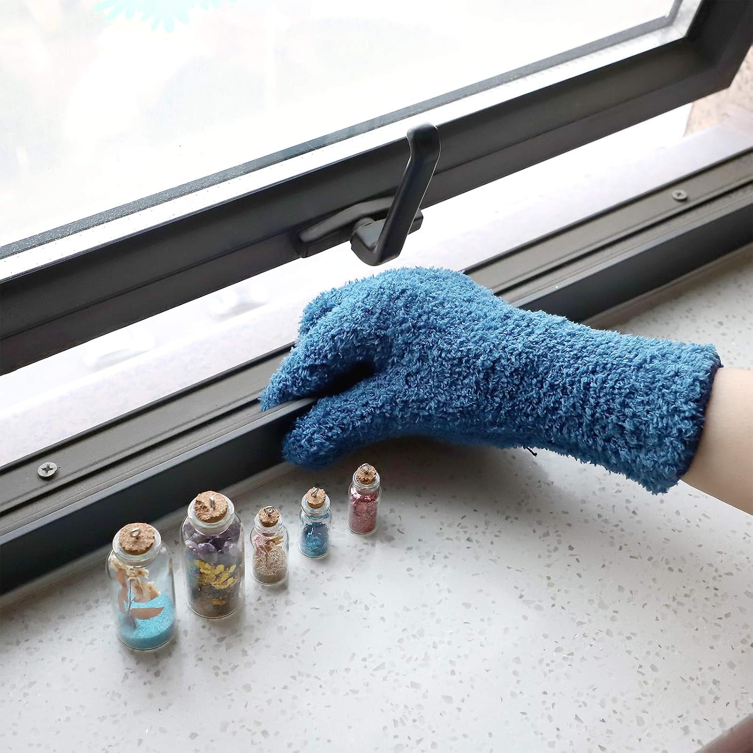 Patelai 2 Pairs Microfiber Gloves for plants Dusting Cleaning Glove Mittens House Cars Blinds Dusting(Blue, Grass Green,Large)