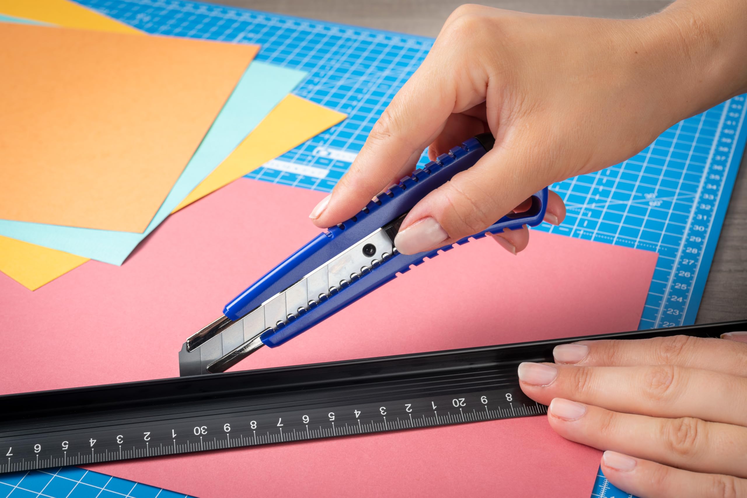 Dahle Taglierina Basic (lama a scatto da 18 mm, coltello multiuso e coltello artigianale per uso versatile, include 2 lame di ricambio) blu