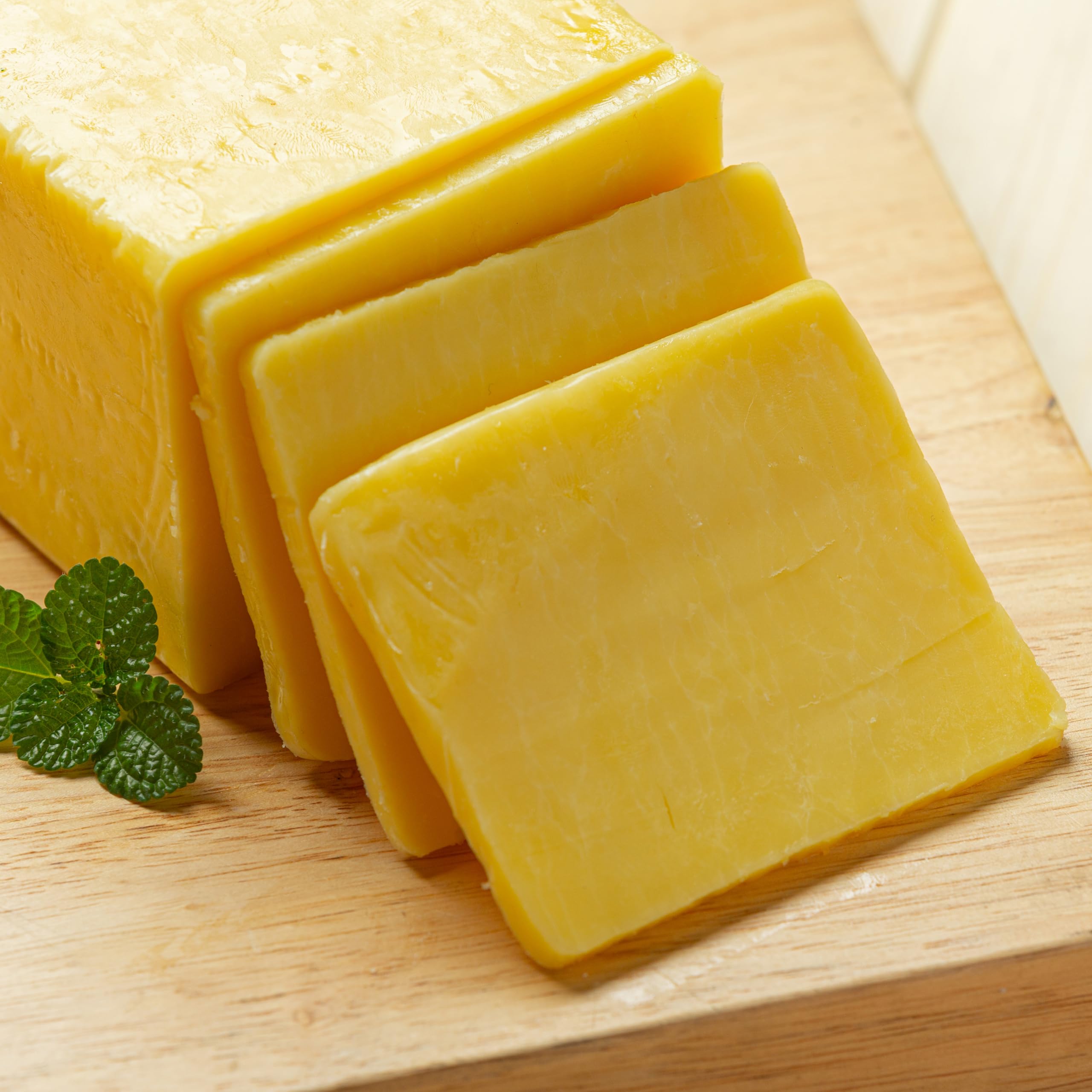 WYKE CHEDDAR-KÄSE-BLOCK 2,5kg DOP mature cheddar cheese 12 Monate gereift englischer Schnittkäse perfekt zu Burgern Nudeln Pasta Pizza mac-n-cheese