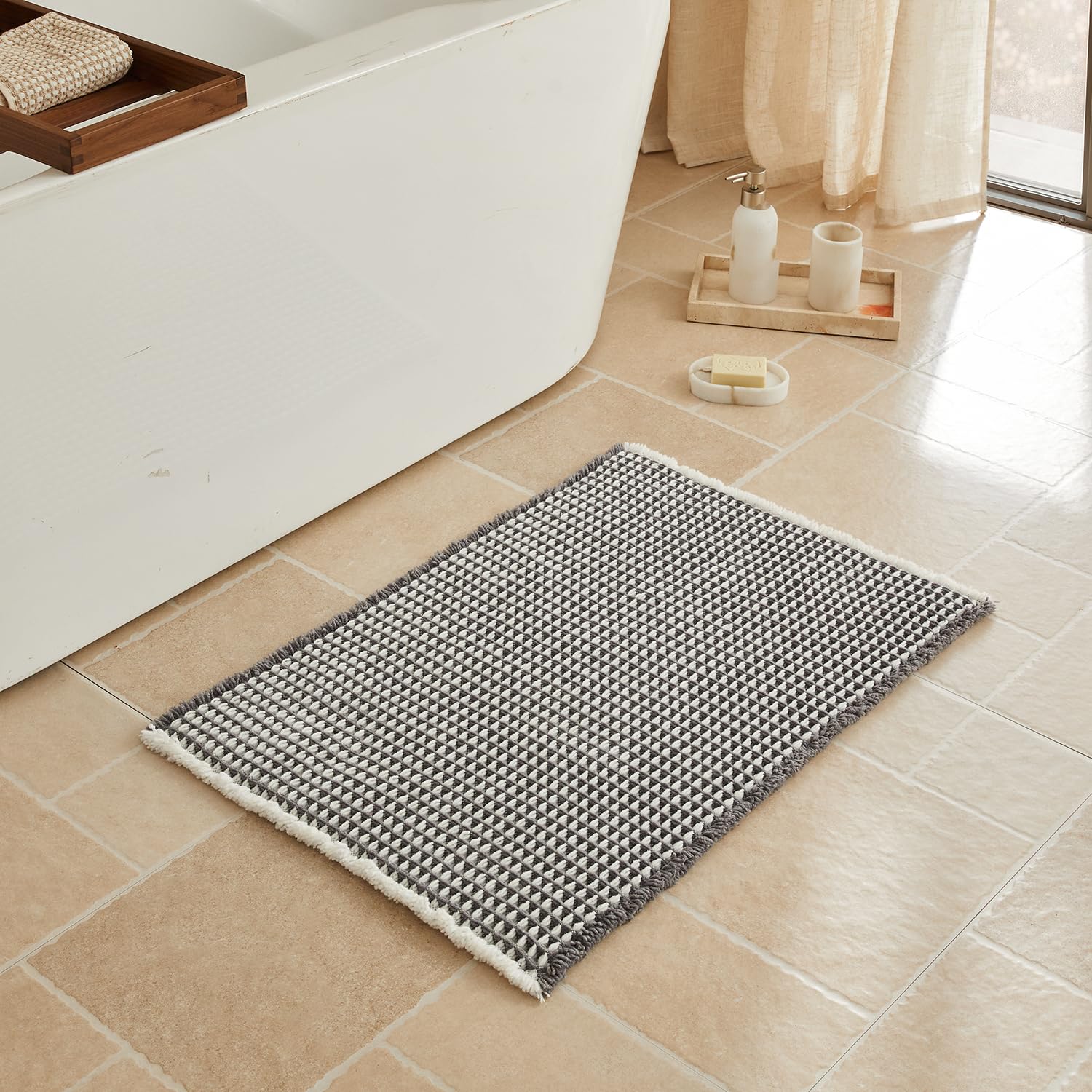 Triohero Waffle Bath Mat, Boho Bathroom Rugs Non Slip Washable, Ultra Soft Super Absorbent Quick Dry Farmhouse Bathroom Decor, 20" x 30", Grey & White