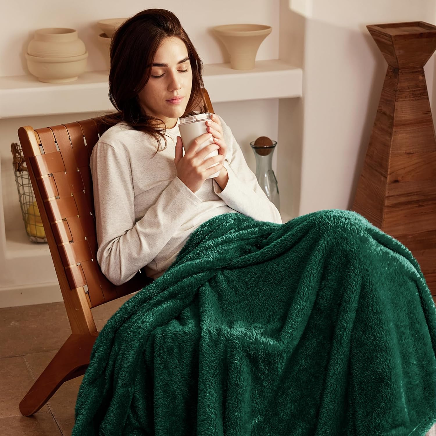 exclusivo mezcla plush fuzzy fleece throw blanket extra large, super soft, fluffy and warm blankets for couch, bed, suitable for all seasons (50x70 inches, forest green) forest green 50x70 in
