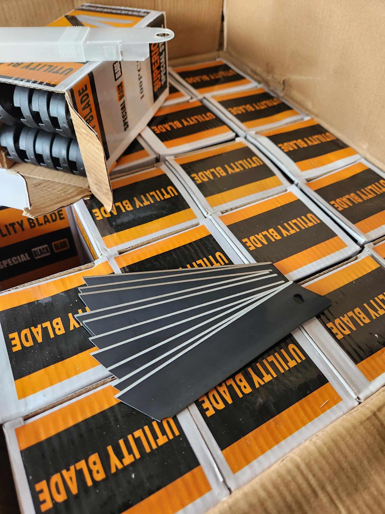 100-Pack 25mm Exacto Blades Snap Off Black Blades Utility Knife Blades Exacto Knife Blades, Construction Blade for Box Cutters, Heavy Duty SK5 Steel, 0.7mm Thickness - 3