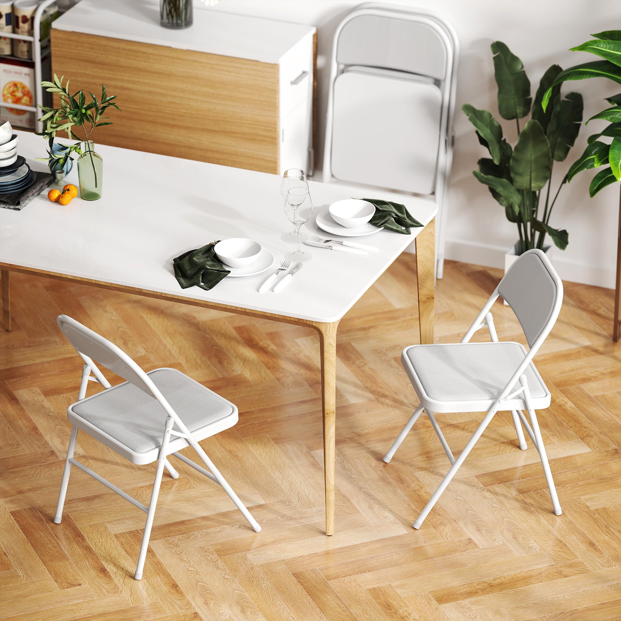 HOMCOM Lot de 4 chaises Pliantes chaises de Salle à Manger Portables Chaise Pliable d'intérieur avec siège rembourré en Velours côtelé et Cadre en Acier dim. 45l x 46P x 78H cm Blanc