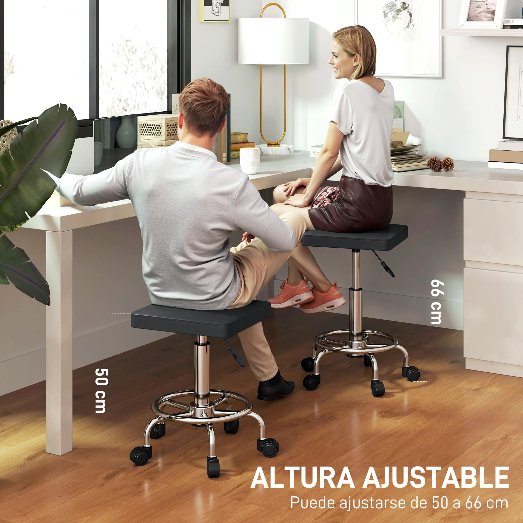 HOMCOM Sgabello girevole con ruote, altezza regolabile 50-66 cm, nero | Seduta imbottita in pelle sintetica, poggiapiedi, per saloni e officine