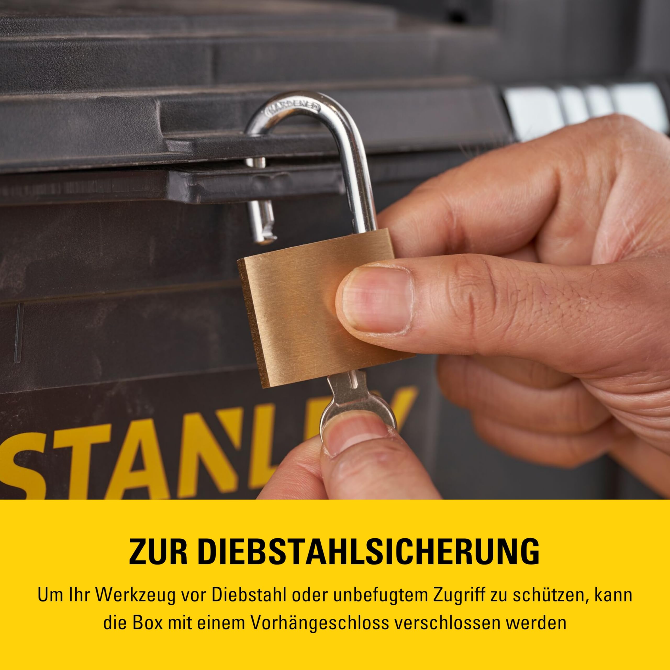STANLEY Rollende Werkstatt, zwei separat verwendbare Werkzeugboxen, robuster Kunststoff, große Schwerlasträder, mit Metallschließen & Organizer im Deckel, 1-93-968