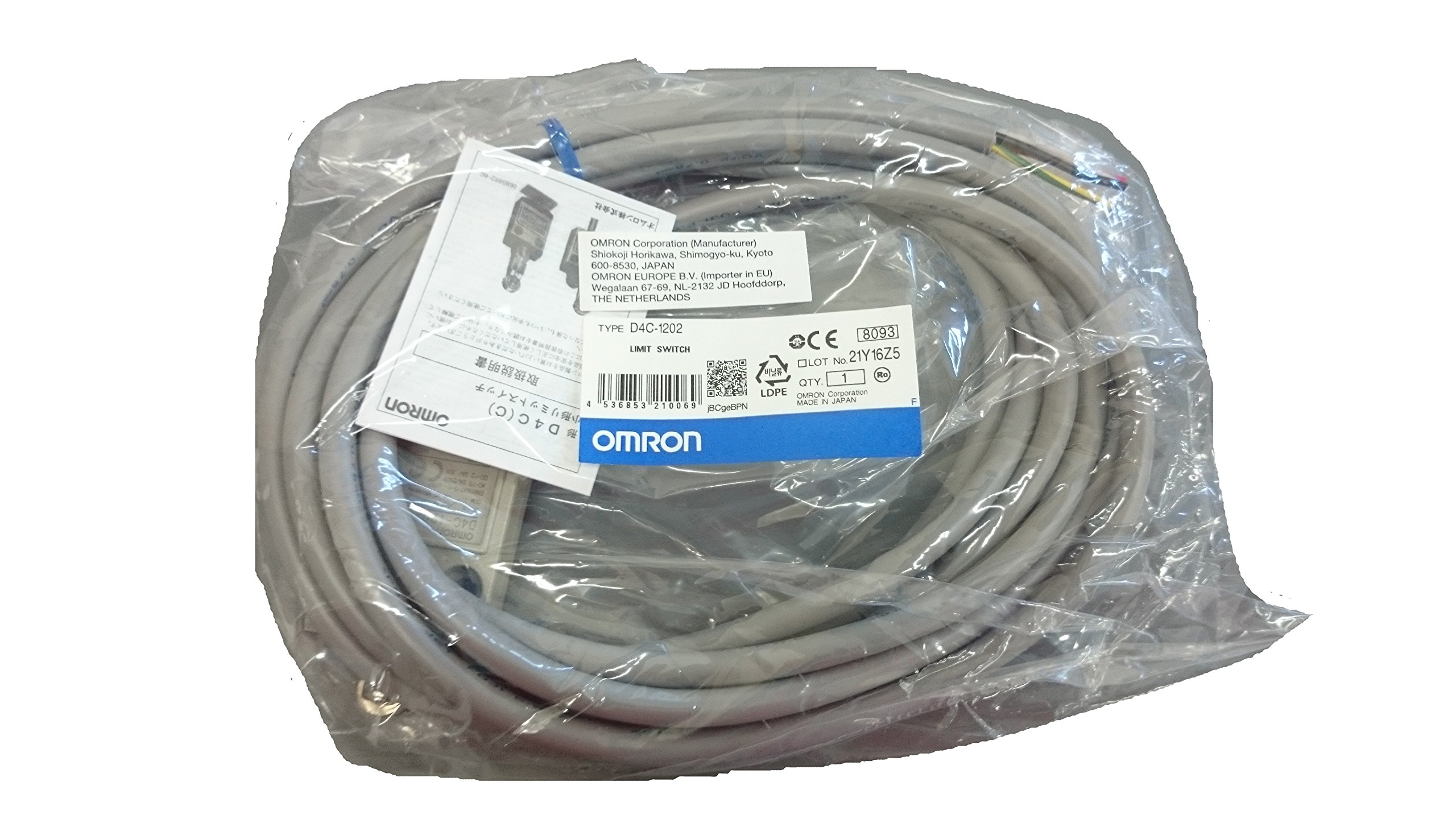 Omron D4C-1202 Compact Enclosed Limit Switch, Roller Plunger, VCTF Oil Resistant Cable, 5A at 250VAC and 4A at 30VDC Rated Current, 3m Cable Length