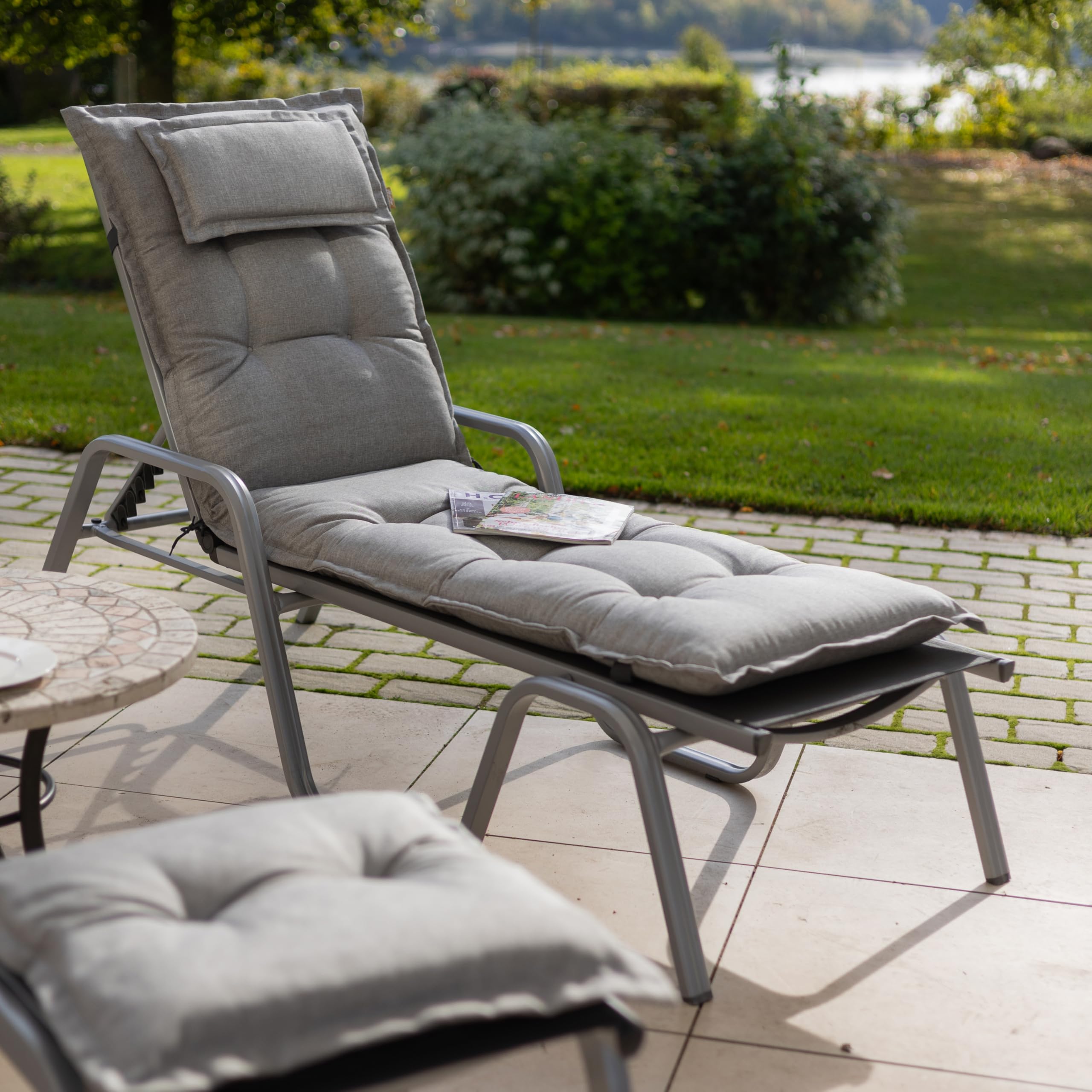 Herlag Liegenauflage AVA Sun-Guard 190x60x9cm | UV-Schutz gegen Ausbleichen | Extra Dickes Liegekissen 9 cm mit Kopfpolster | Liegepolster mit Deluxe-Komfort | Öko Tex 100 | Silber