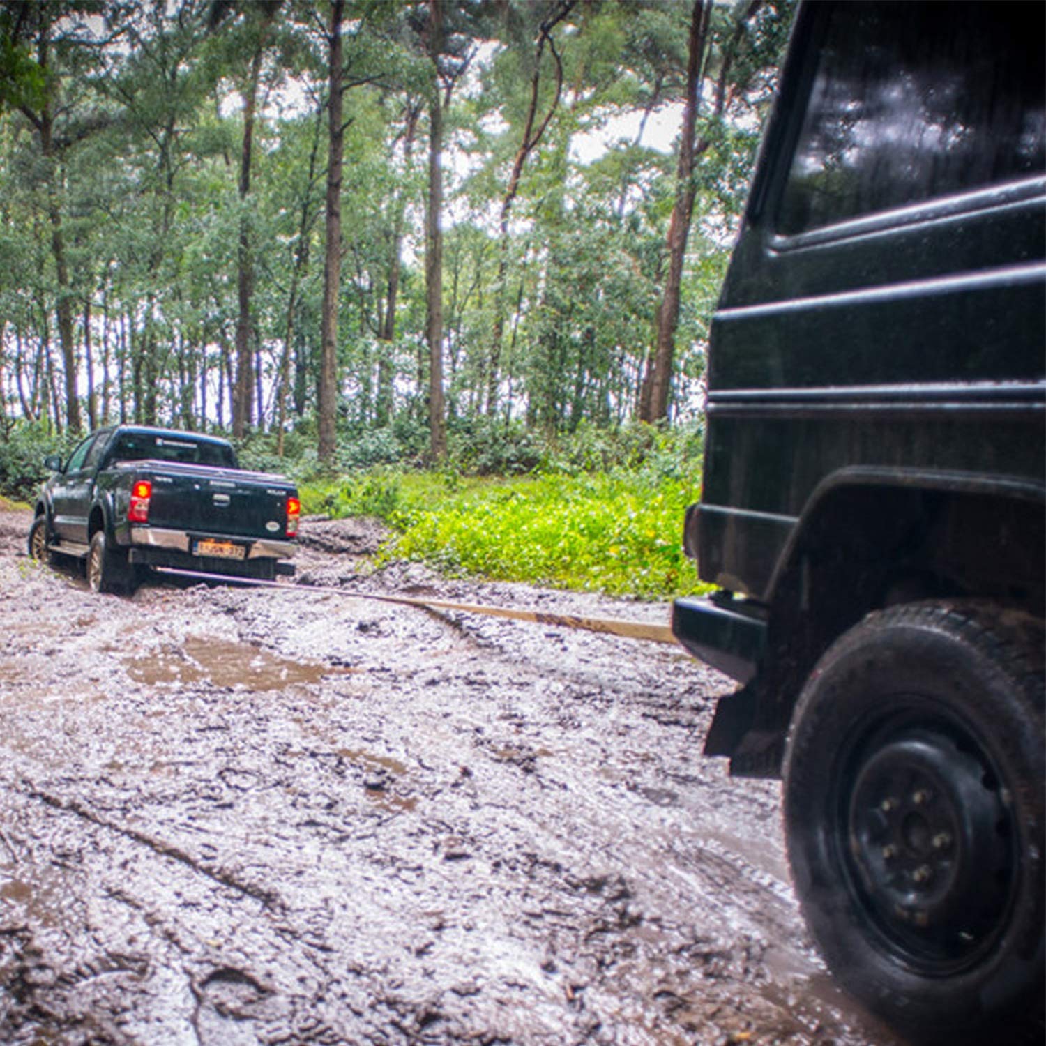 Cinghia di Traino 5T 5M ad Alta Resistenza Cinghia di Traino, Cinghia di Traino per Cavo di Traino per Recupero Stradale, Fune di Traino per Carichi Pesanti 4x4, con 2 Ganci di Sicurezza