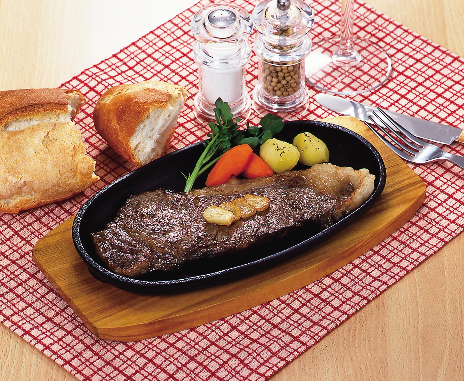 Amazon｜パール金属 ステーキ皿 小判型 23×13cm 鉄鋳物製 IH対応 ガス