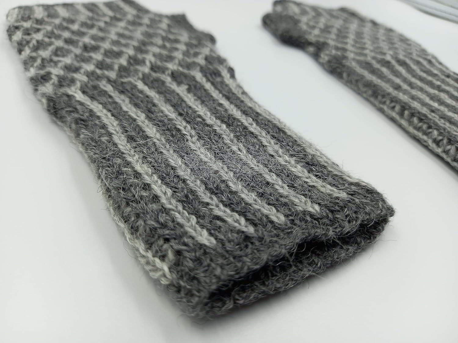 Baby Alpaca Mitten. Handmade - Pure Baby Alpaca Fiber - Extremely Soft Warm and Hypoallergenic - Image 2