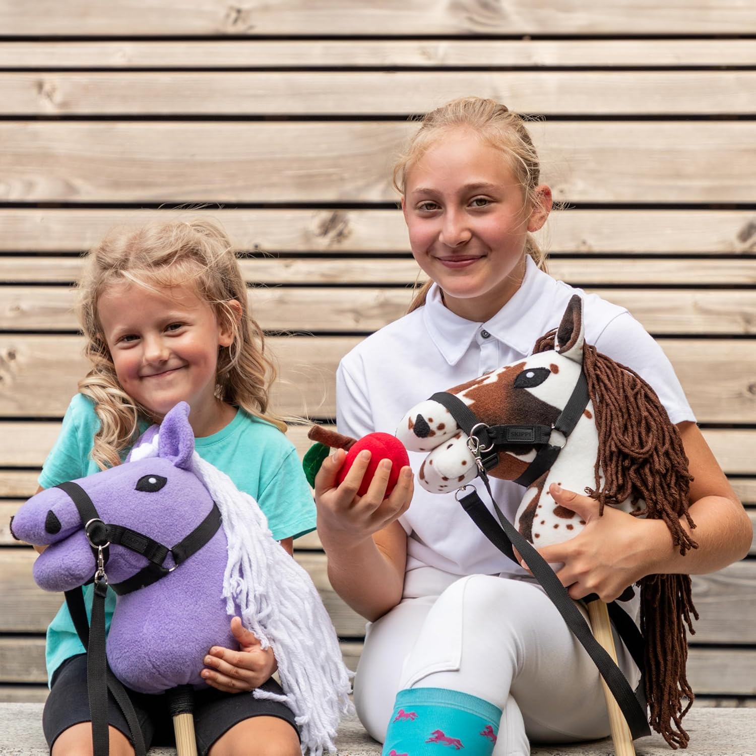 SKIPPI Hobby Horse Brown Check, A5, Halter and Reins in Set, Hobby Horsing Horse with Accessories, White Horse with Brown Spots