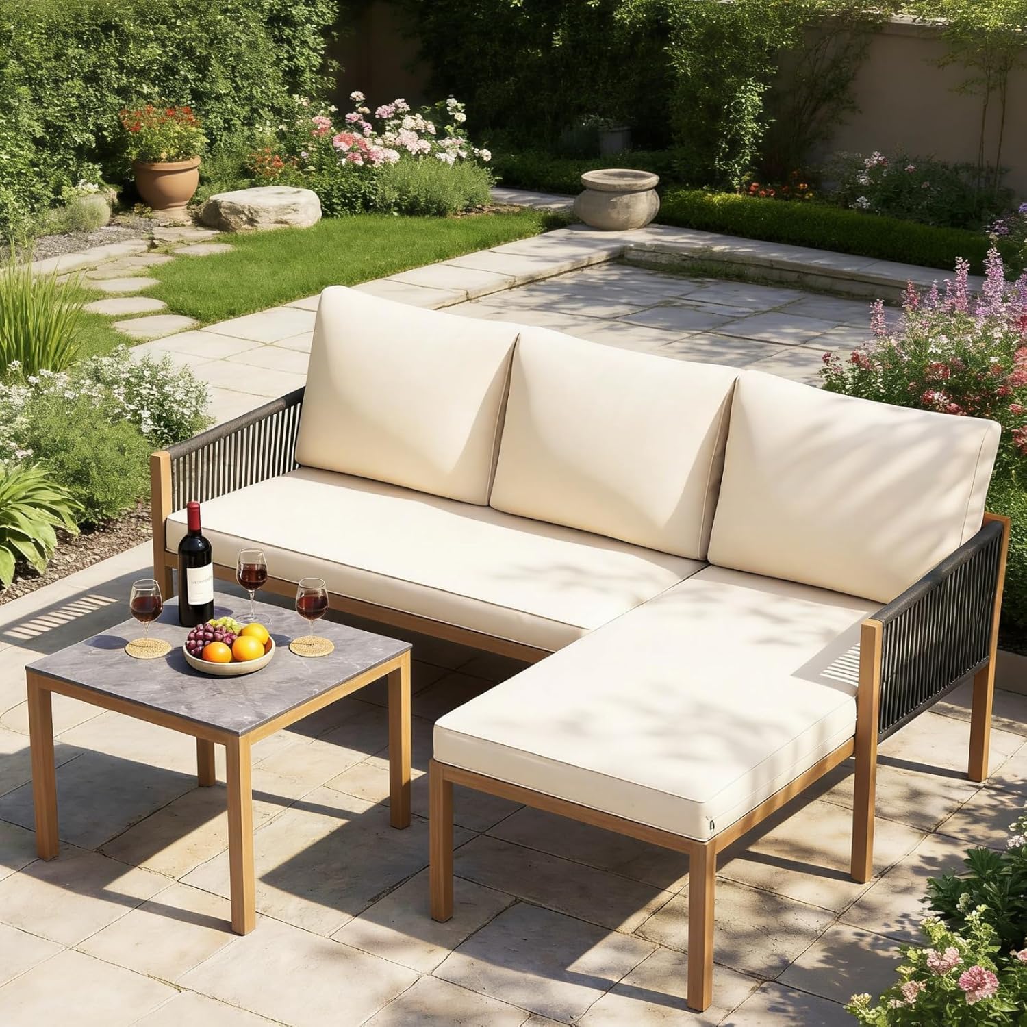 LIFEZEAL Salottino da Gardino Esterno 3 Pezzi, Set di Mobili con Divano Angolare, Tavolino da Caffè e Comodi Cuscini, per 3/4 Persone, per Terrazzo, Patio e Bordo Piscina (Beige)