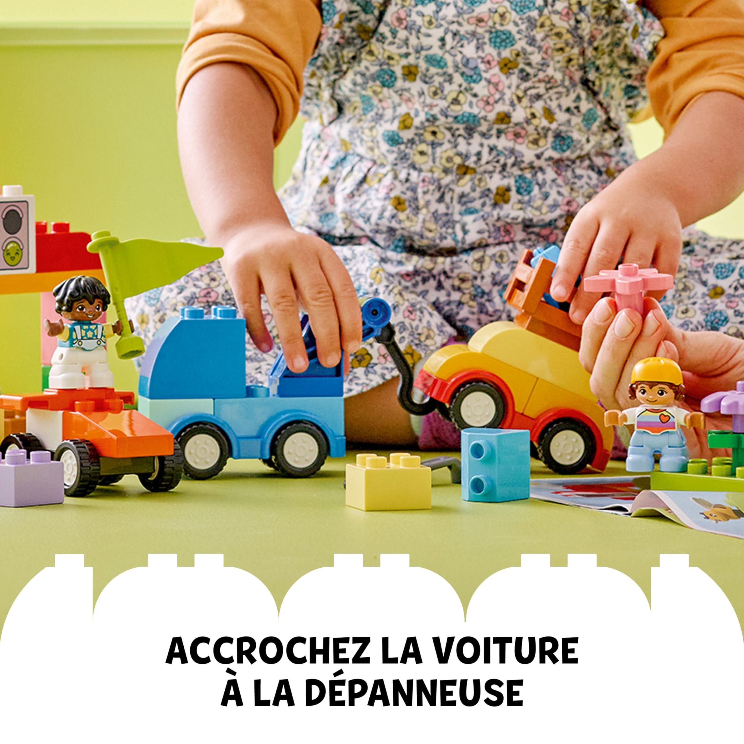 LEGO Duplo Classic La Boîte de Briques Voitures et Camions - Jouet Éducatif Garçon ou Fille dès 1 an - Jouet d'Éveil pour Bébé - Briques 1-2-3, 2 Figurines & 3 Véhicules sur Roues - Idée Cadeau 10439