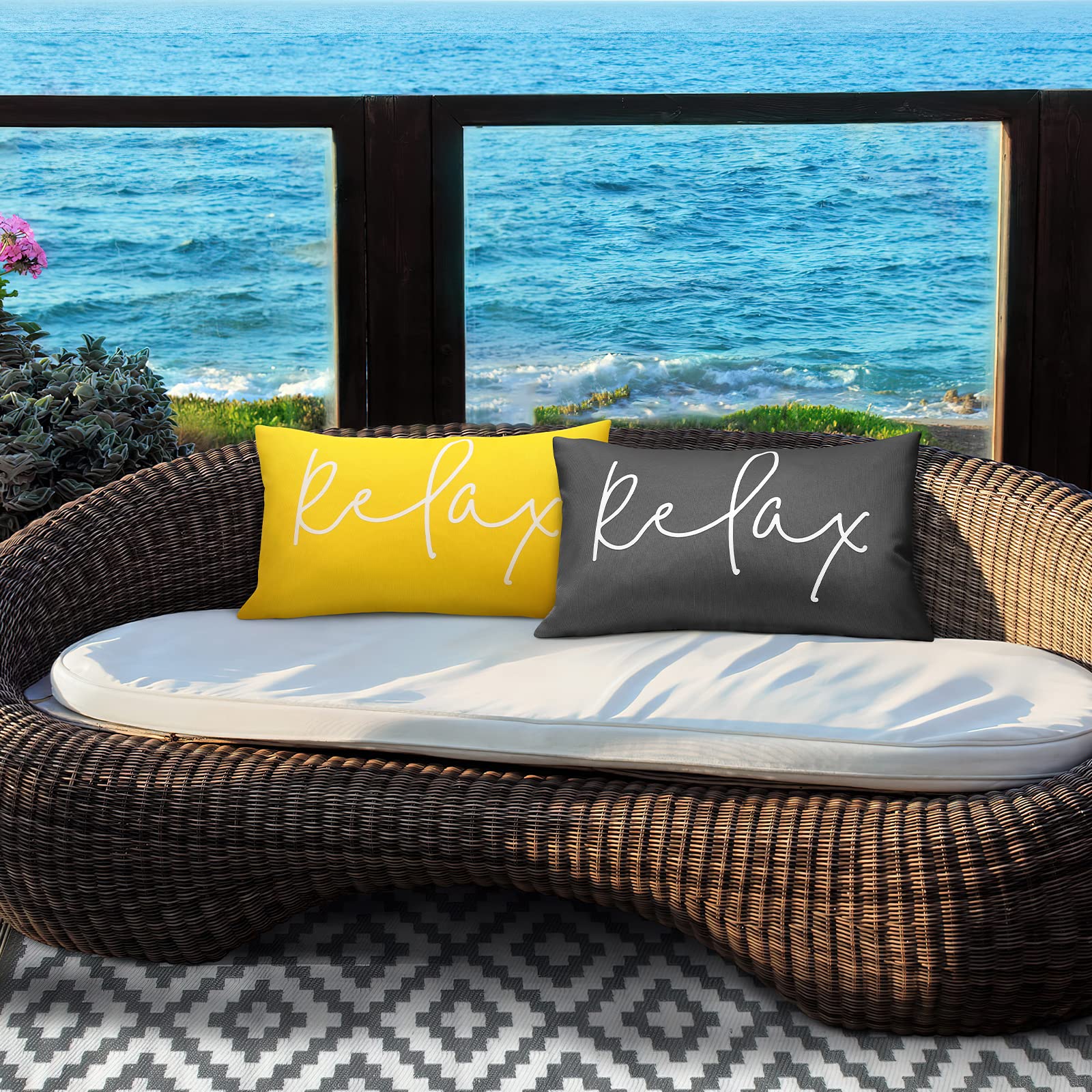 Lewondr Housses de Coussin d'Extérieur Imperméables, 2 PCS 30x50cm Taies à Motif Relax, Housses de Coussin Décoratives Jardin d'Été pour Canapé de Terrasse Balcon Véranda, Jaune
