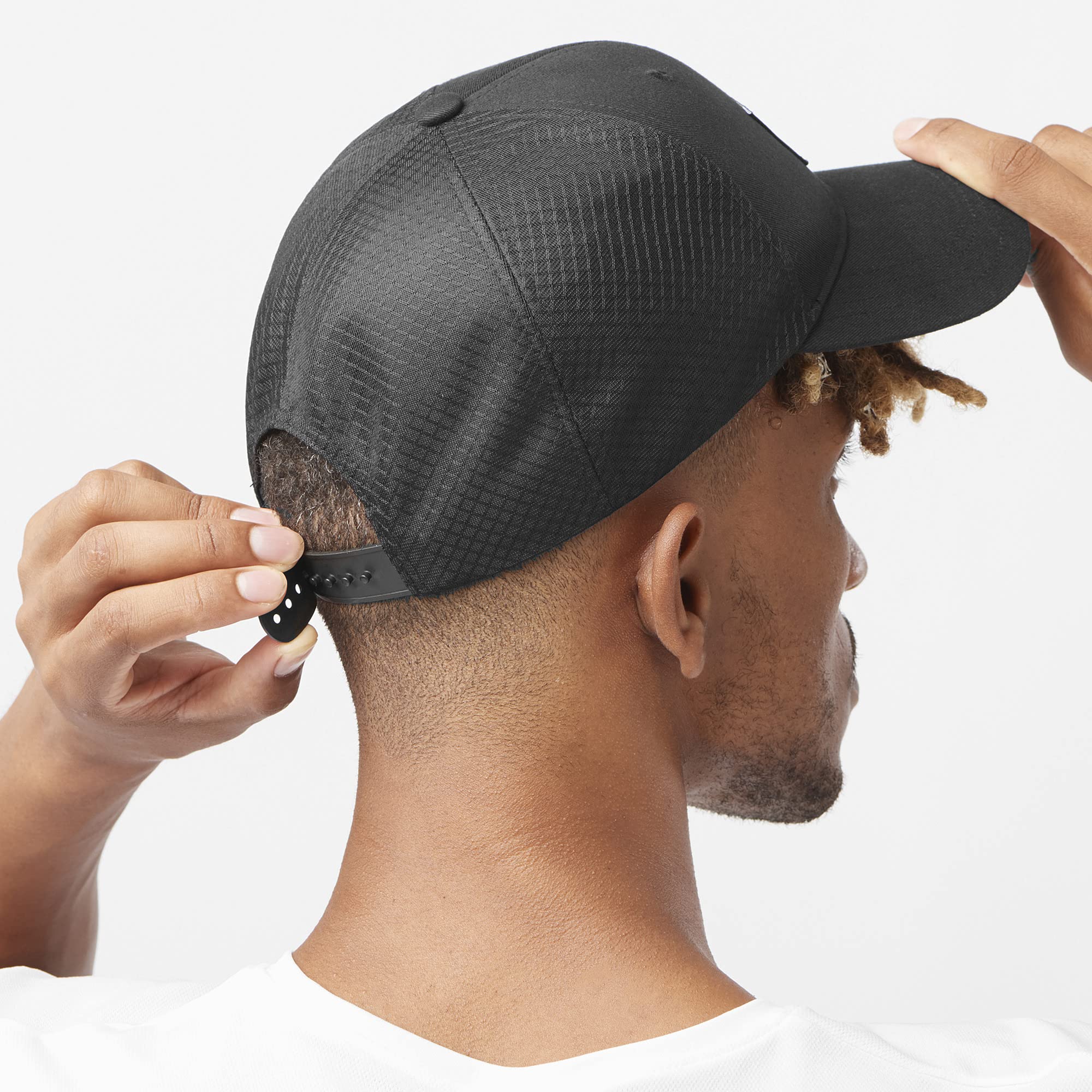 Salomon Trucker Unisex Cap with Flat Visor, Soft and Breathable Mesh, Recycled Fibers, Protect from The Sun, Bold Style