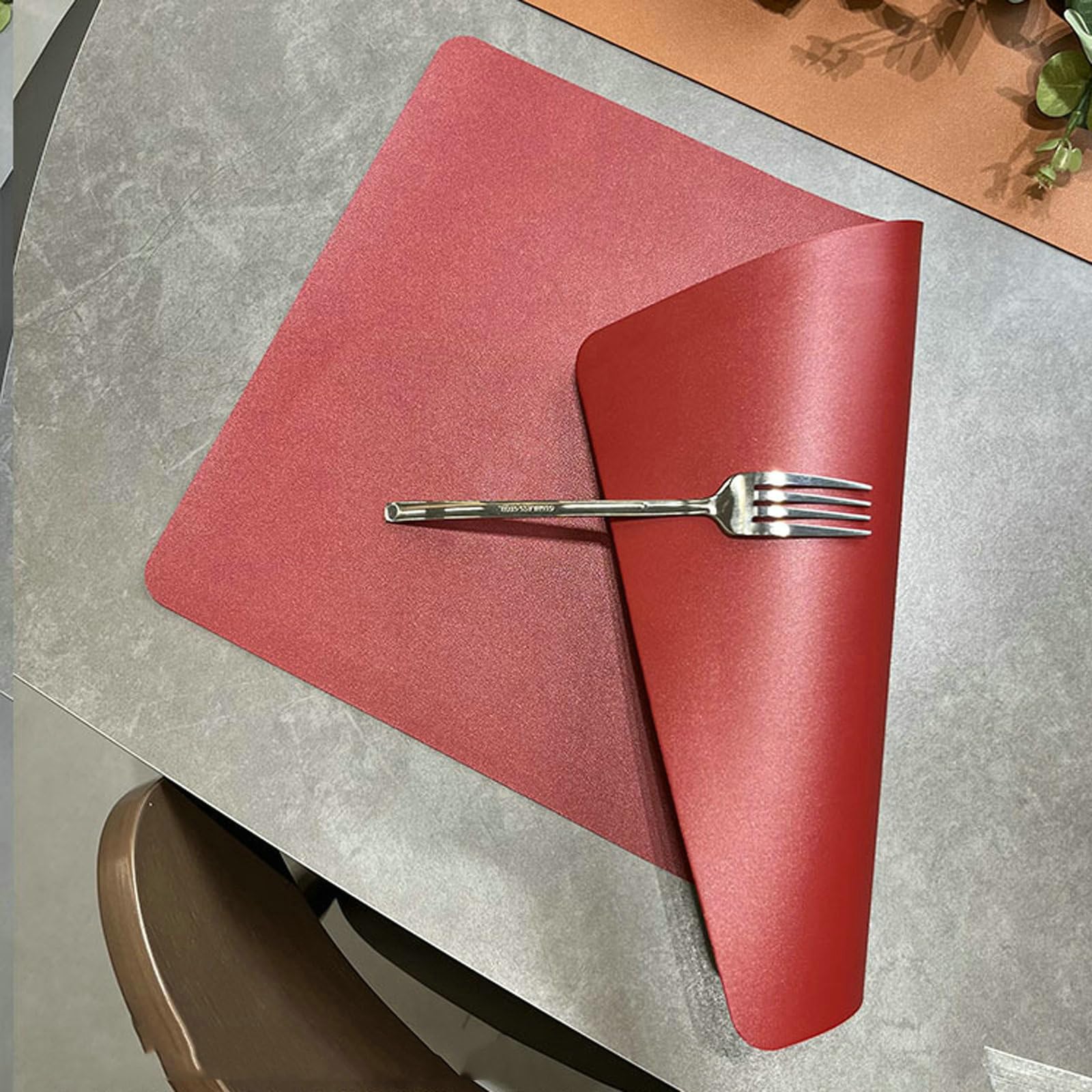Set di 8 Tovagliette in Pelle, Tovaglietta Americane Lavabile Tinta Unita, Antiscivolo 30x43CM, Rosso