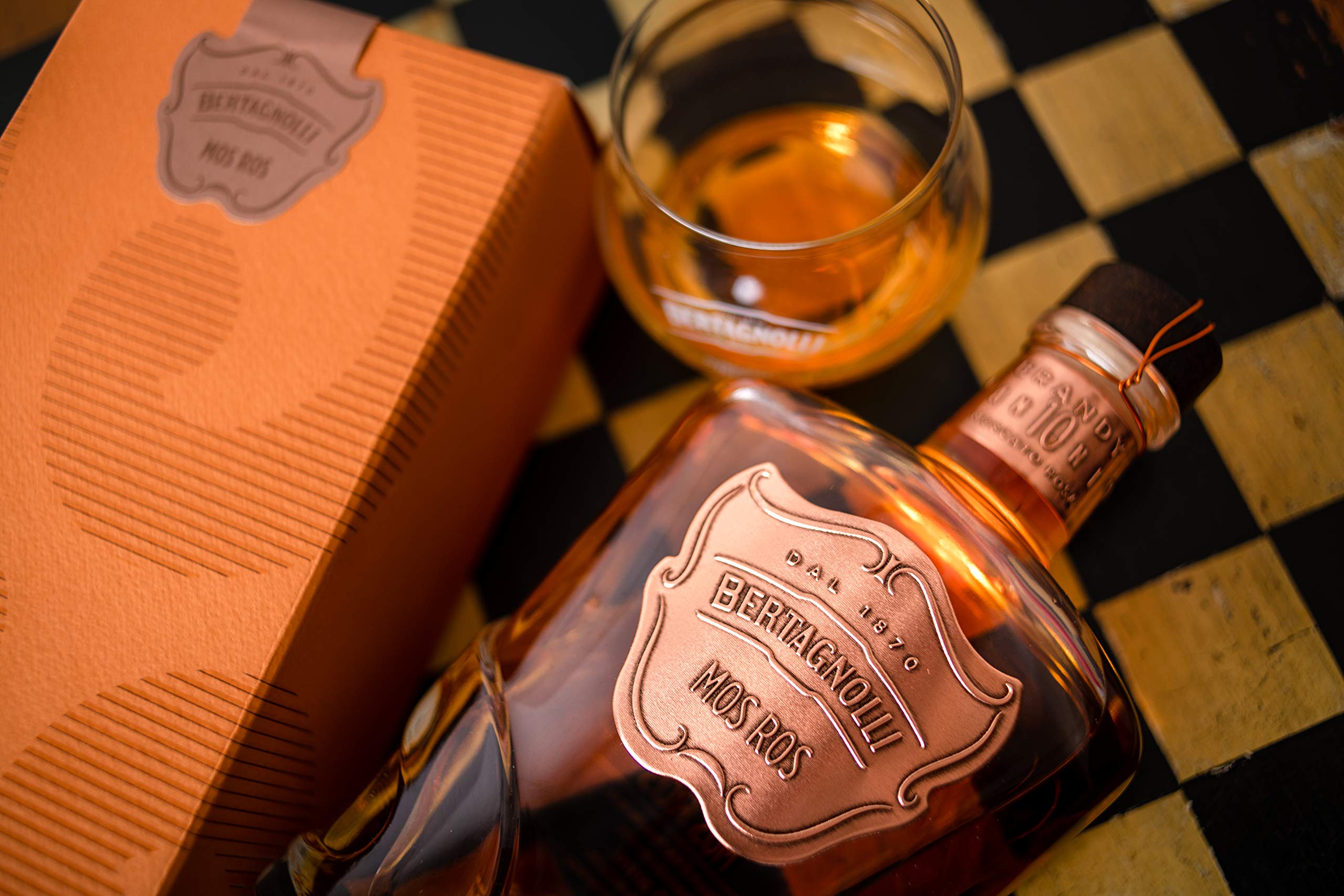 Distilleria Bertagnolli Mos Ros (10 Anni Barrique) - 700 ml Brandy Moscato Rosa 40% vol.alc.