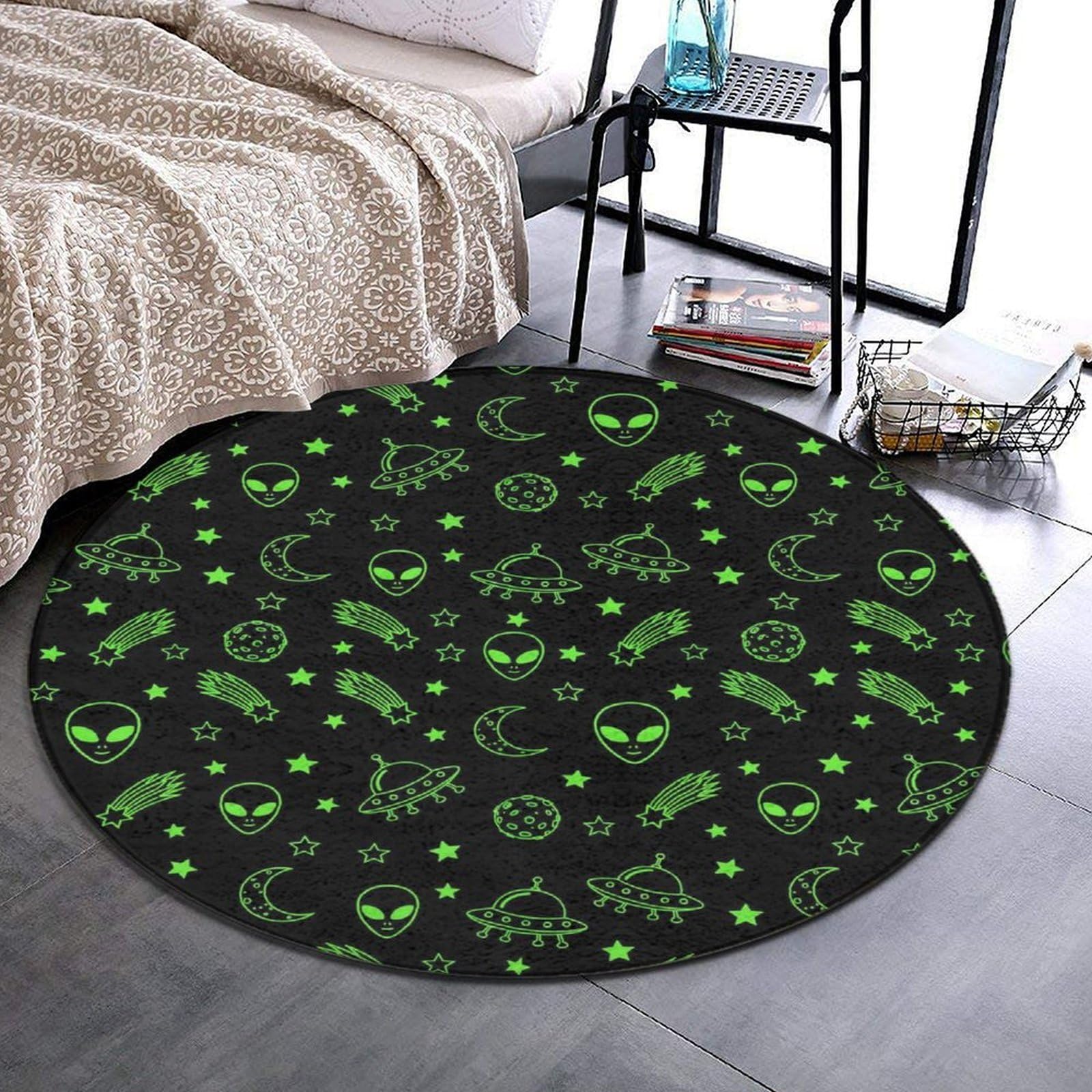 Amazon.com: Classic Circle Area Rug, Green Alien Moon Planet Black 